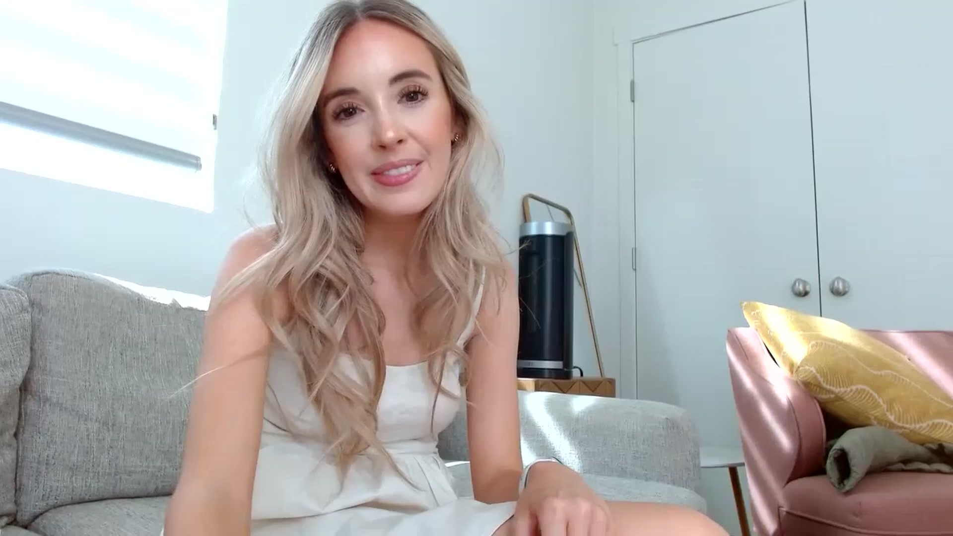 Gallery image thumbnail from Vegansoda's myfreecams stream on, 07/12/2023, 23:52 image 15 of 20