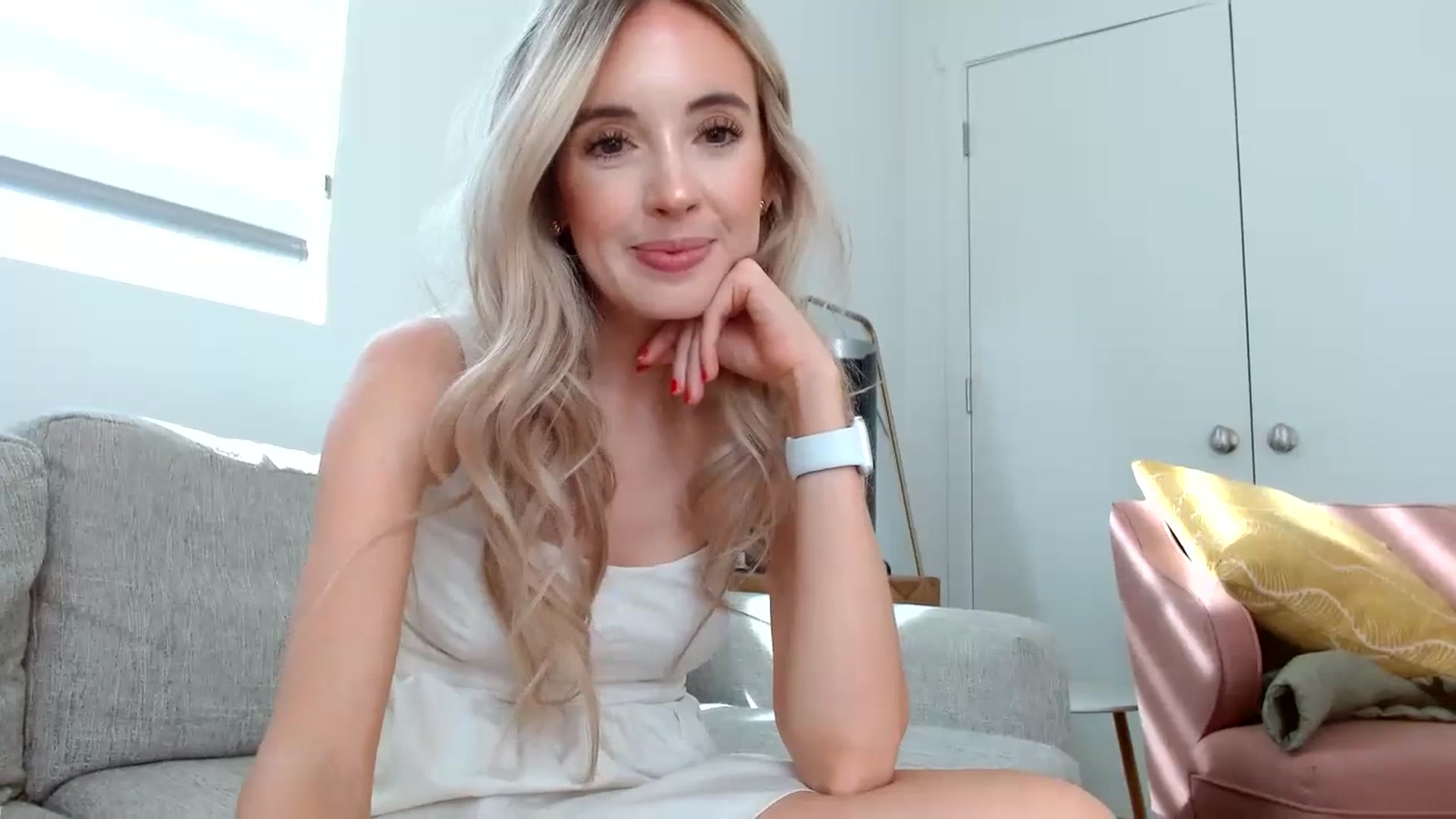 Gallery image thumbnail from Vegansoda's myfreecams stream on, 07/12/2023, 23:52 image 18 of 20