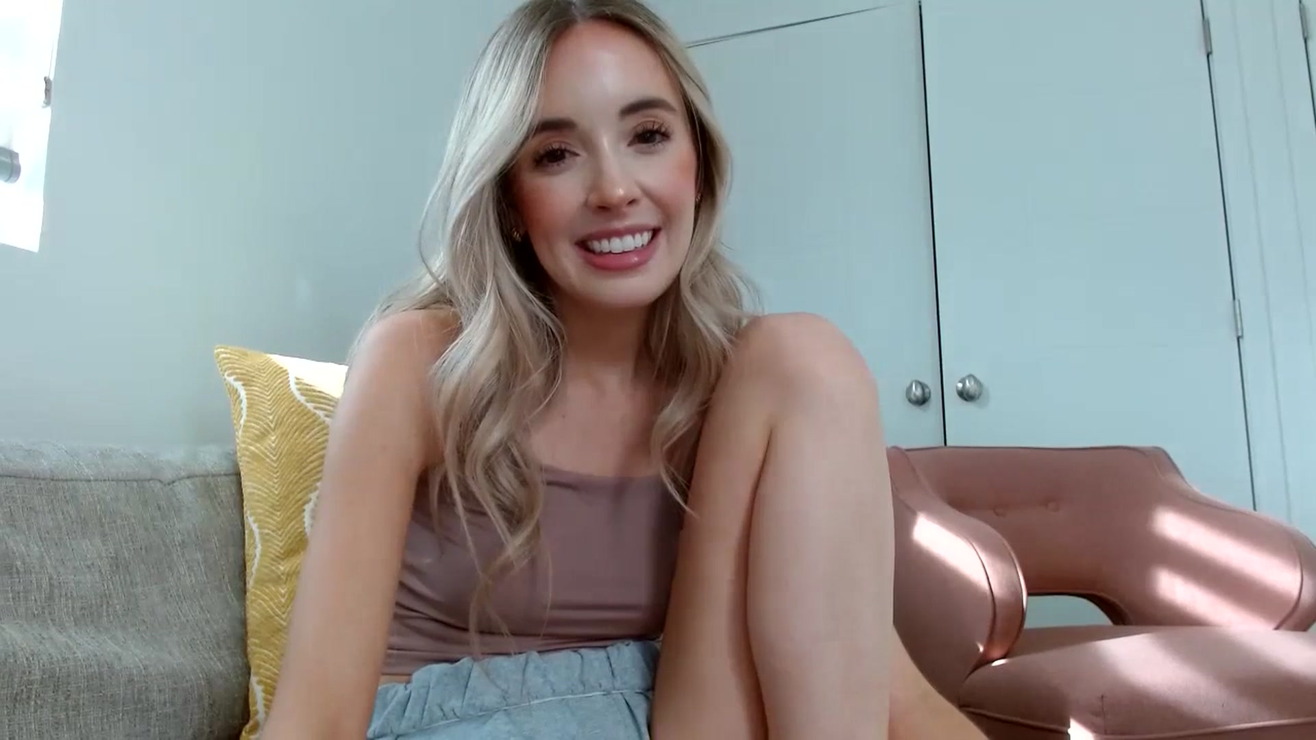 Gallery image thumbnail from Vegansoda's myfreecams stream on, 07/18/2023, 01:03 image 13 of 20
