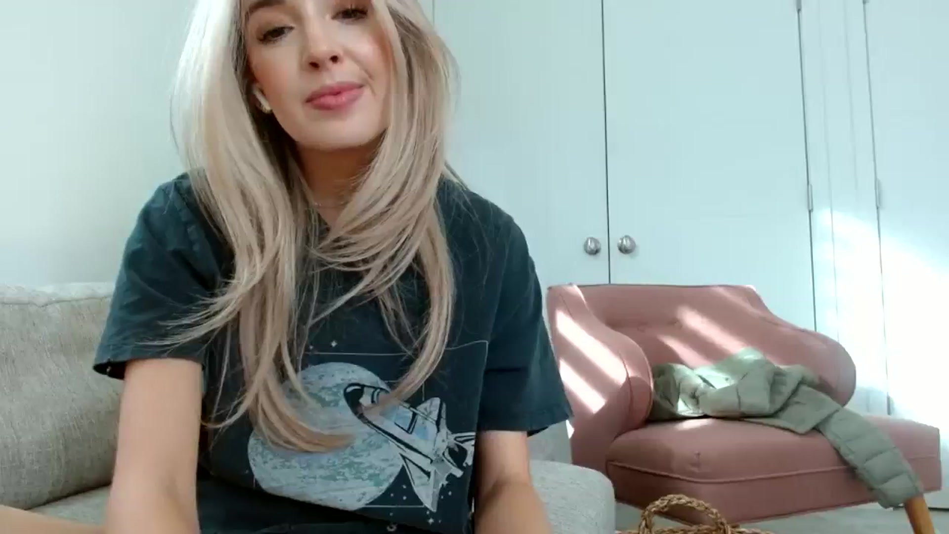 Gallery image thumbnail from Vegansoda's myfreecams stream on, 07/29/2023, 24:30 image 19 of 20