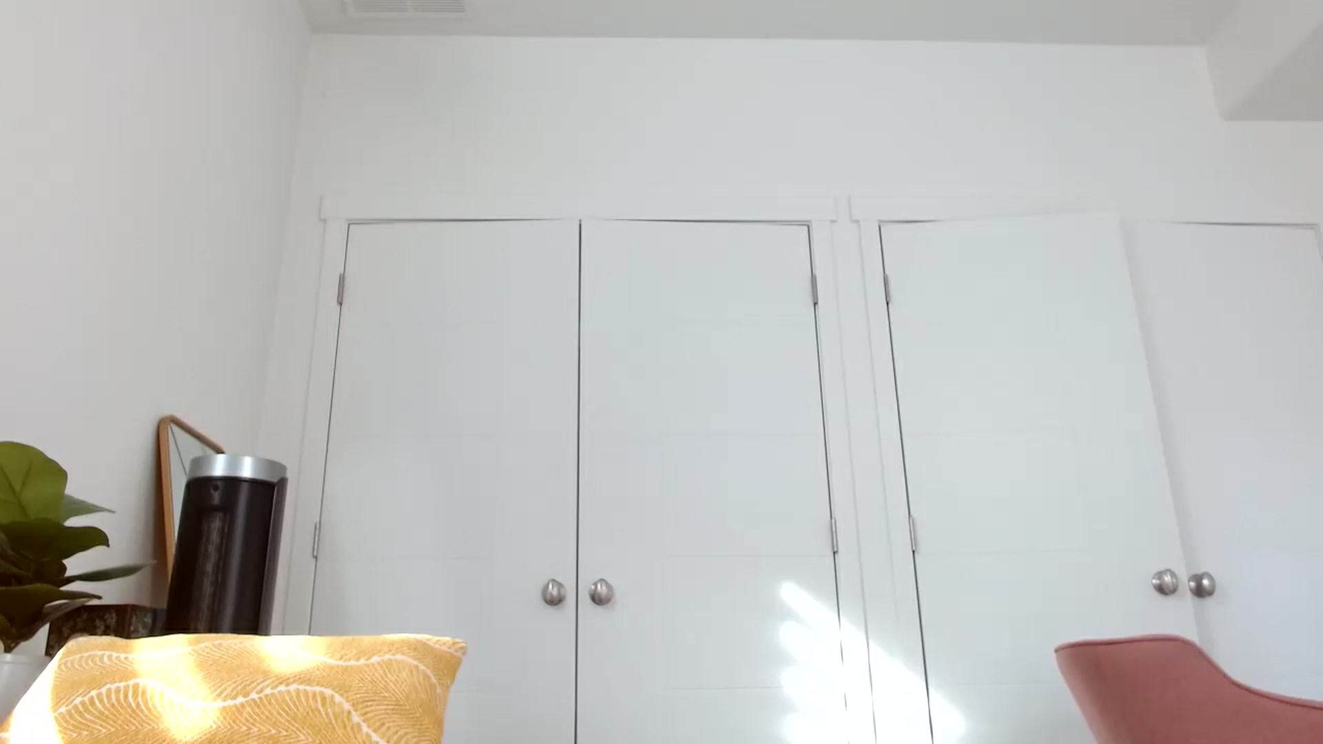 Gallery image thumbnail from Vegansoda's myfreecams stream on, 08/03/2023, 24:31 image 16 of 20
