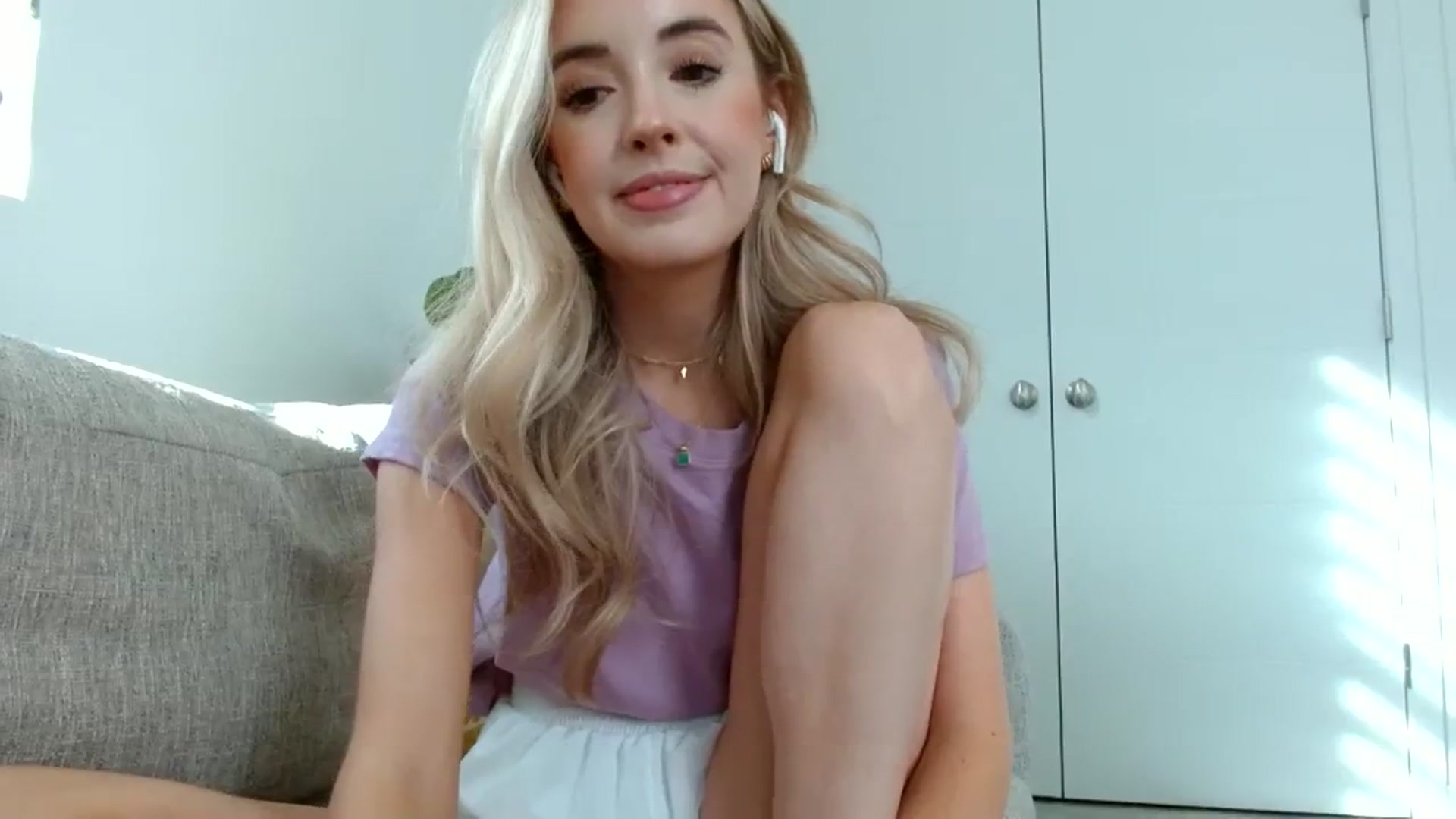 Gallery image thumbnail from Vegansoda's myfreecams stream on, 08/04/2023, 24:37 image 15 of 20