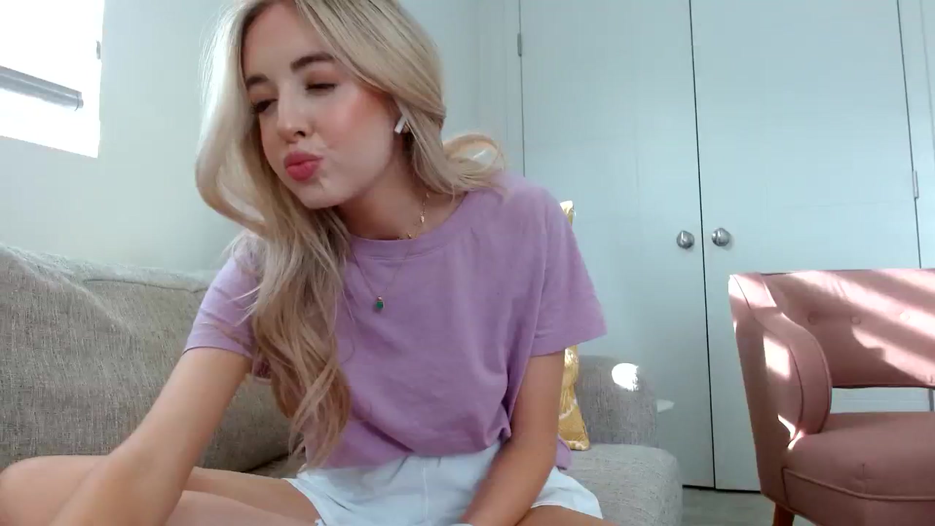 Gallery image thumbnail from Vegansoda's myfreecams stream on, 08/06/2023, 24:55 image 14 of 20