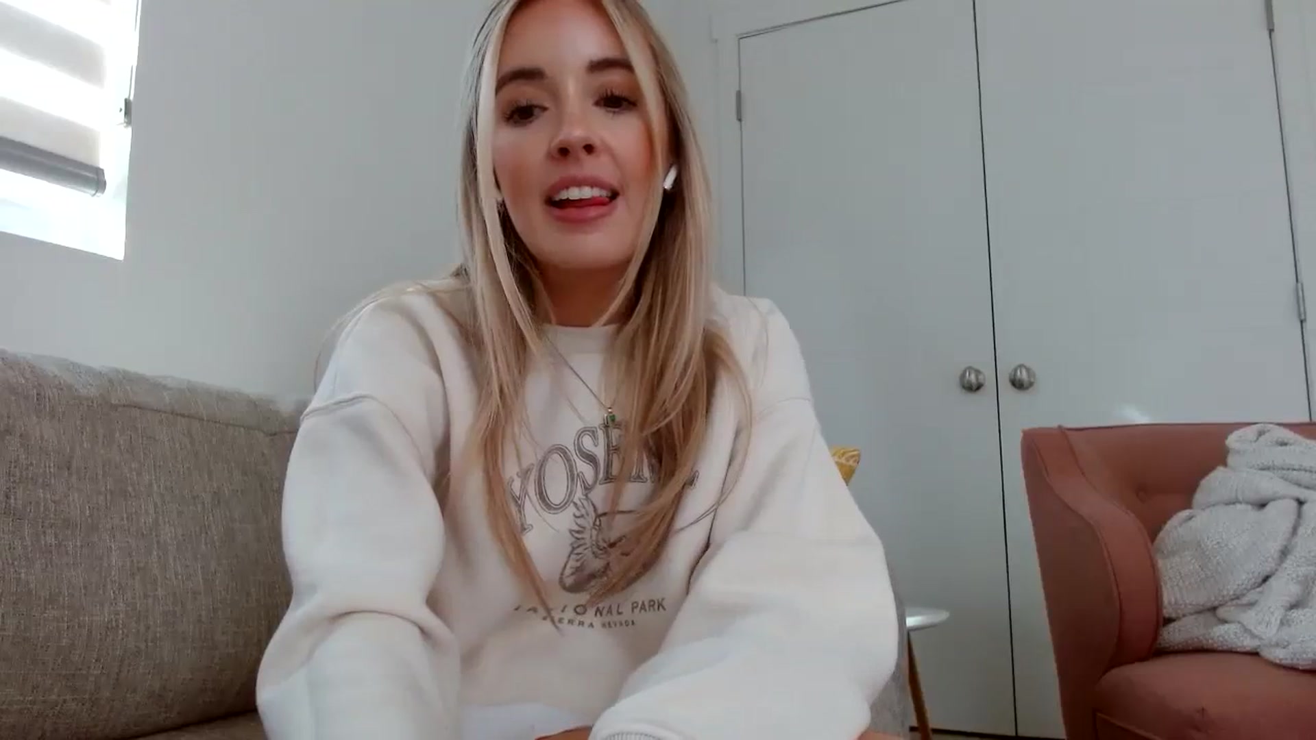 Gallery image thumbnail from Vegansoda's myfreecams stream on, 08/08/2023, 23:52 image 18 of 20