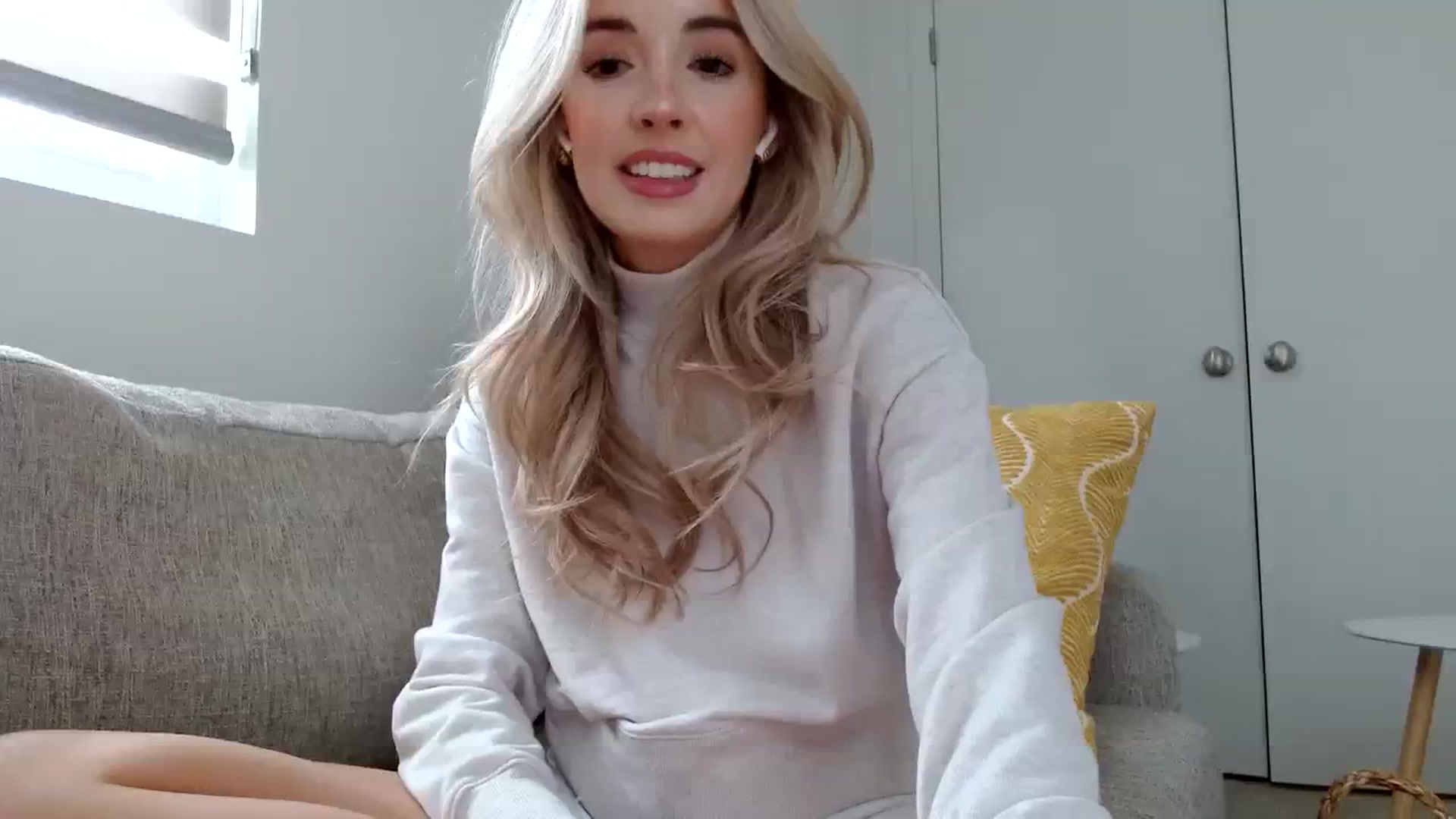 Gallery image thumbnail from Vegansoda's myfreecams stream on, 08/18/2023, 24:31 image 3 of 20