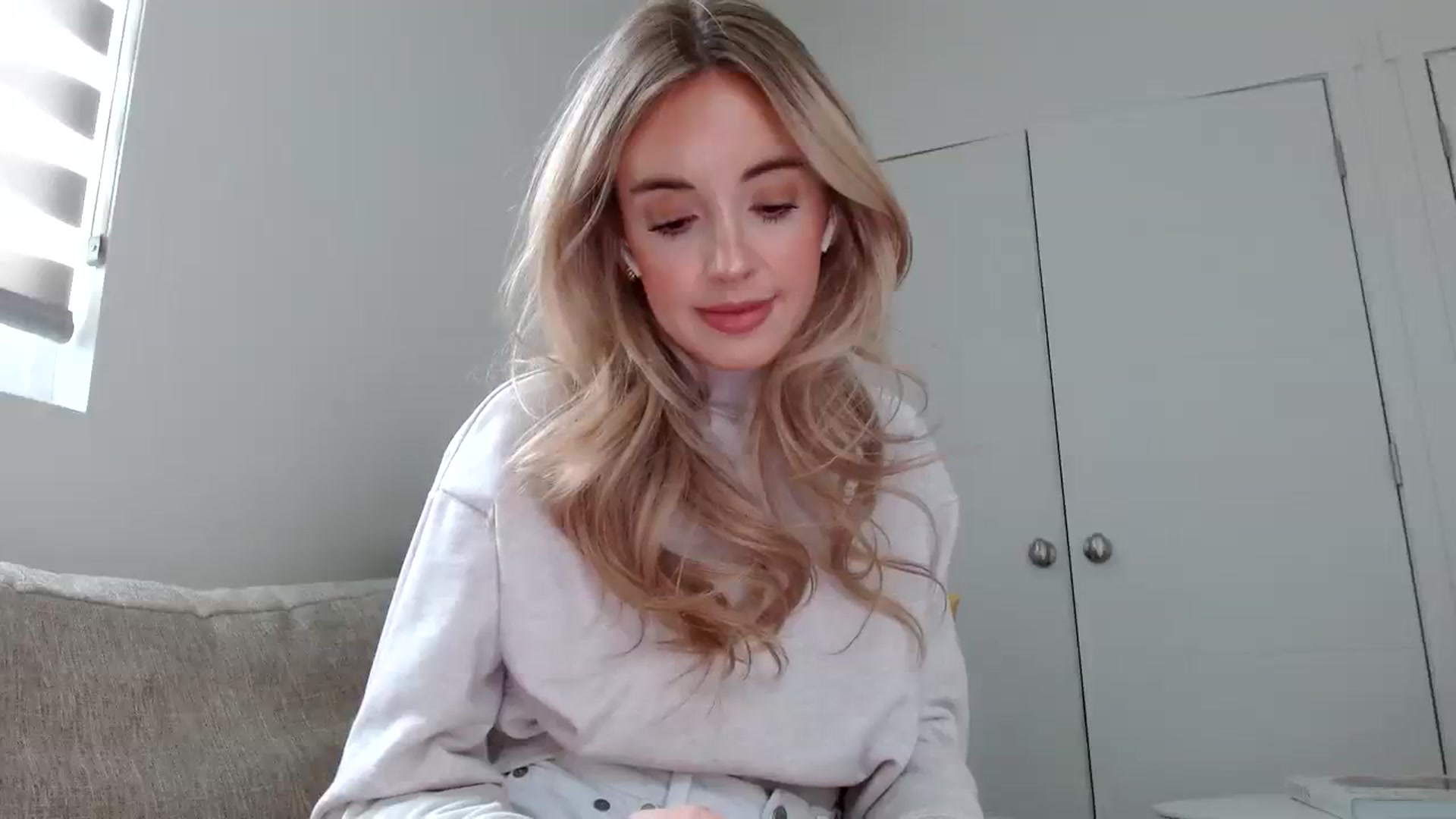 Gallery image thumbnail from Vegansoda's myfreecams stream on, 08/18/2023, 24:31 image 5 of 20