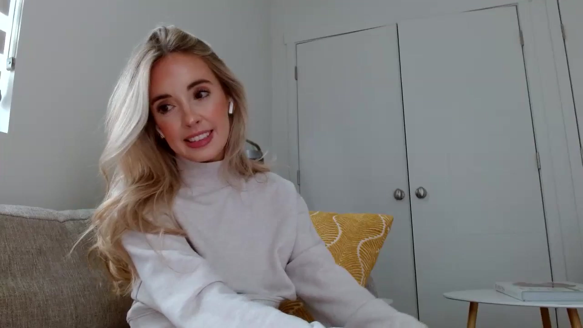 Gallery image thumbnail from Vegansoda's myfreecams stream on, 08/18/2023, 24:31 image 15 of 20