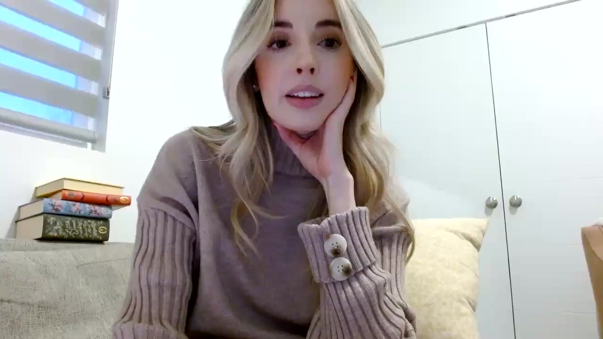 Gallery image thumbnail from Vegansoda's myfreecams stream on, 12/03/2023, 24:25 image 4 of 20