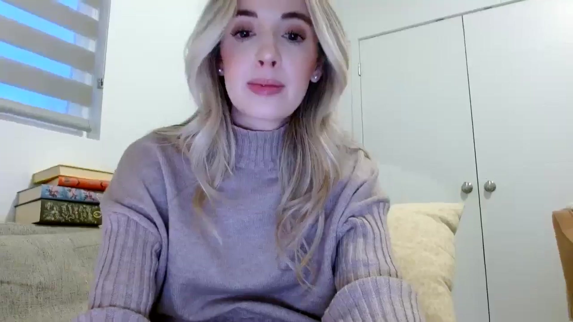 Gallery image thumbnail from Vegansoda's myfreecams stream on, 12/03/2023, 24:25 image 2 of 20