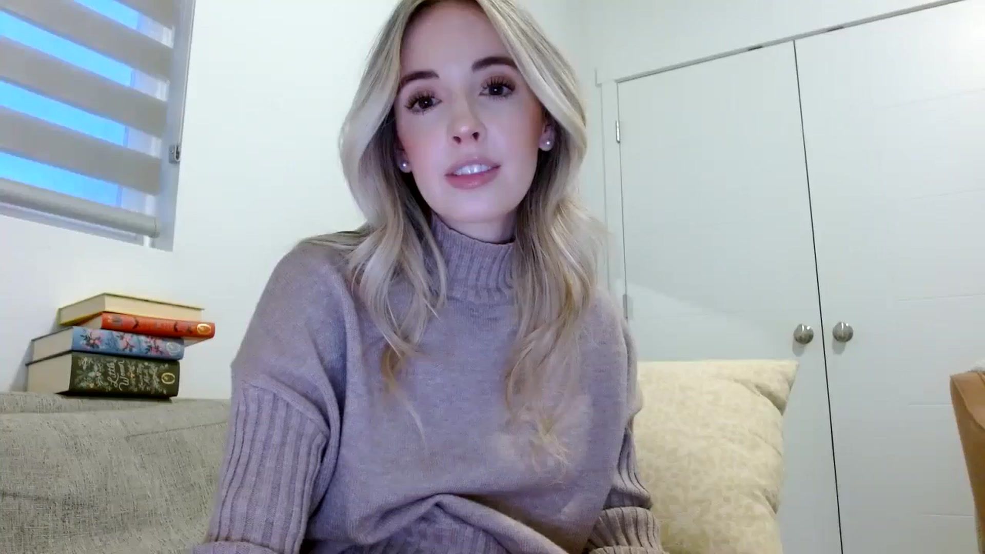 Gallery image thumbnail from Vegansoda's myfreecams stream on, 12/03/2023, 24:25 image 1 of 20