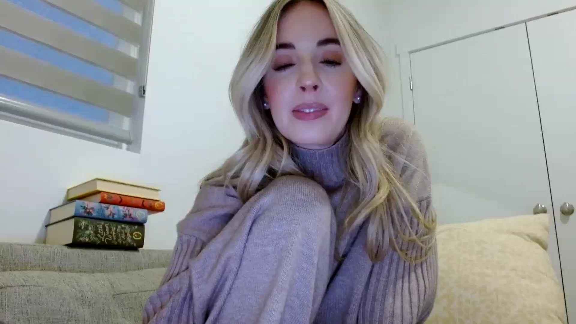Gallery image thumbnail from Vegansoda's myfreecams stream on, 12/03/2023, 24:25 image 13 of 20