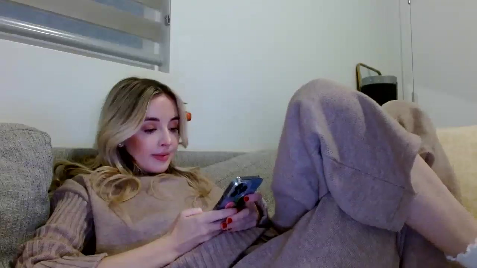 Gallery image thumbnail from Vegansoda's myfreecams stream on, 12/03/2023, 24:25 image 20 of 20