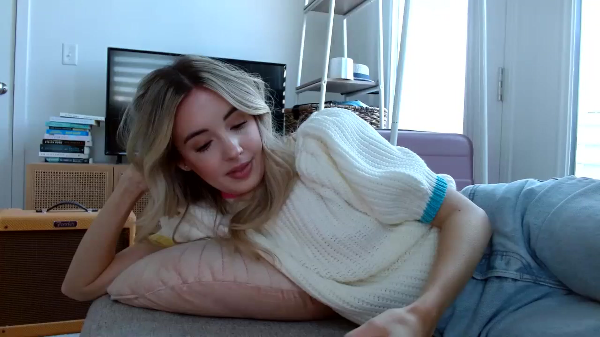 Gallery image thumbnail from Vegansoda's myfreecams stream on, 12/05/2023, 21:15 image 14 of 20