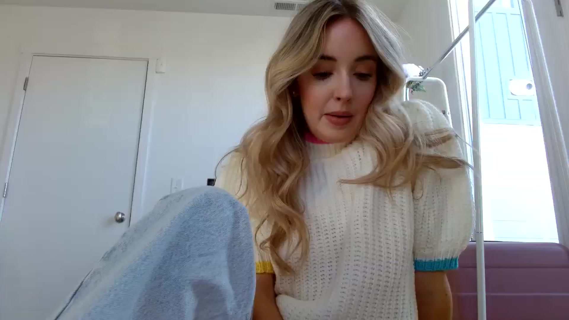 Gallery image thumbnail from Vegansoda's myfreecams stream on, 12/05/2023, 21:15 image 1 of 20