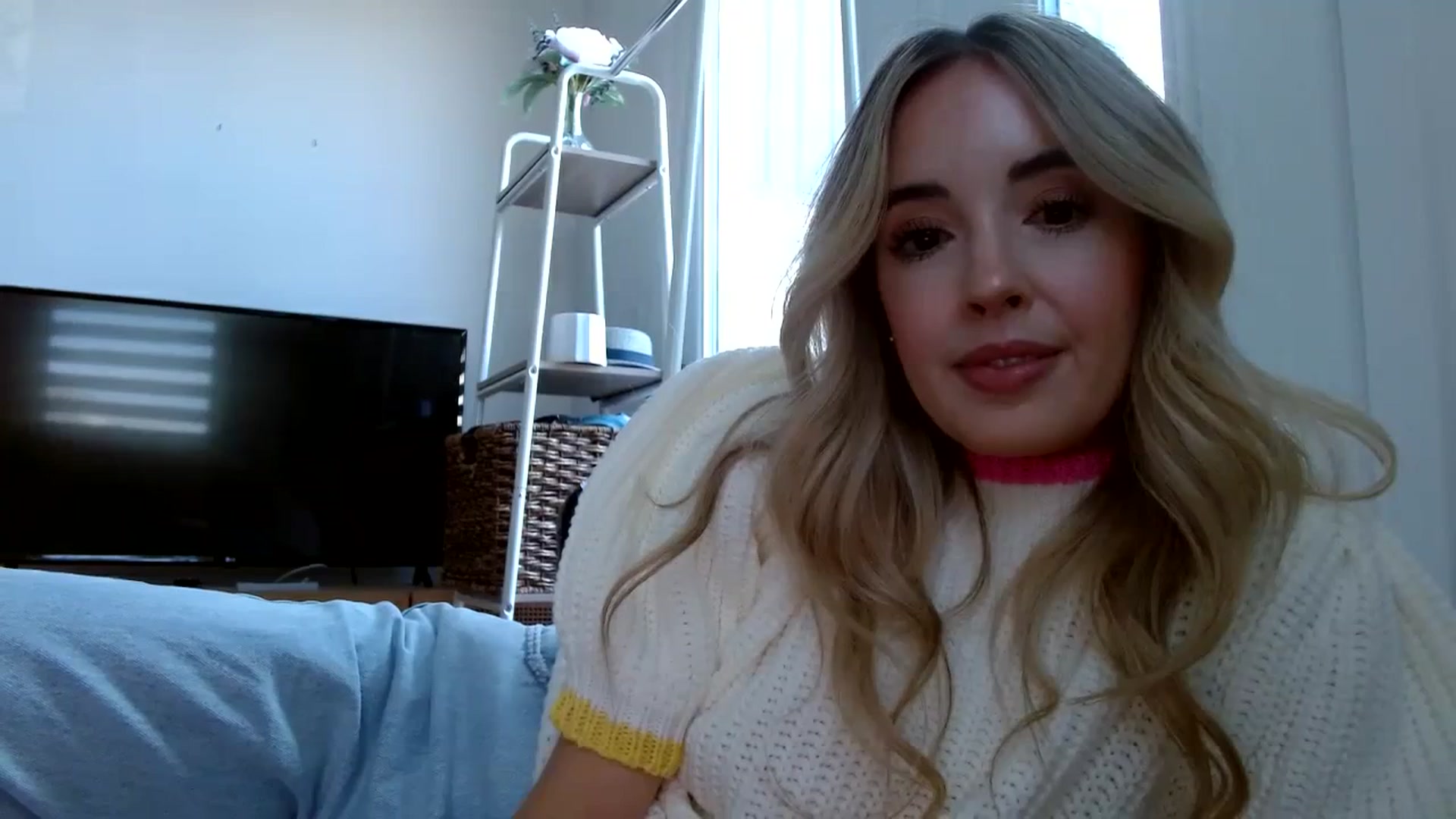 Gallery image thumbnail from Vegansoda's myfreecams stream on, 12/05/2023, 21:15 image 18 of 20