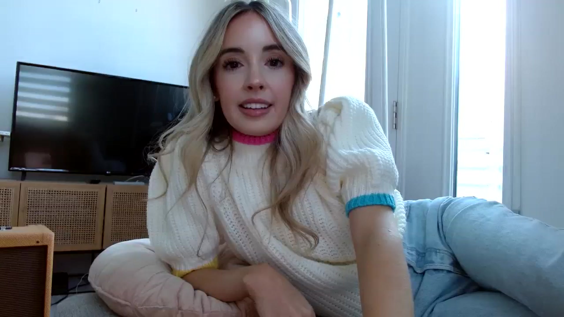 Gallery image thumbnail from Vegansoda's myfreecams stream on, 12/05/2023, 21:15 image 10 of 20