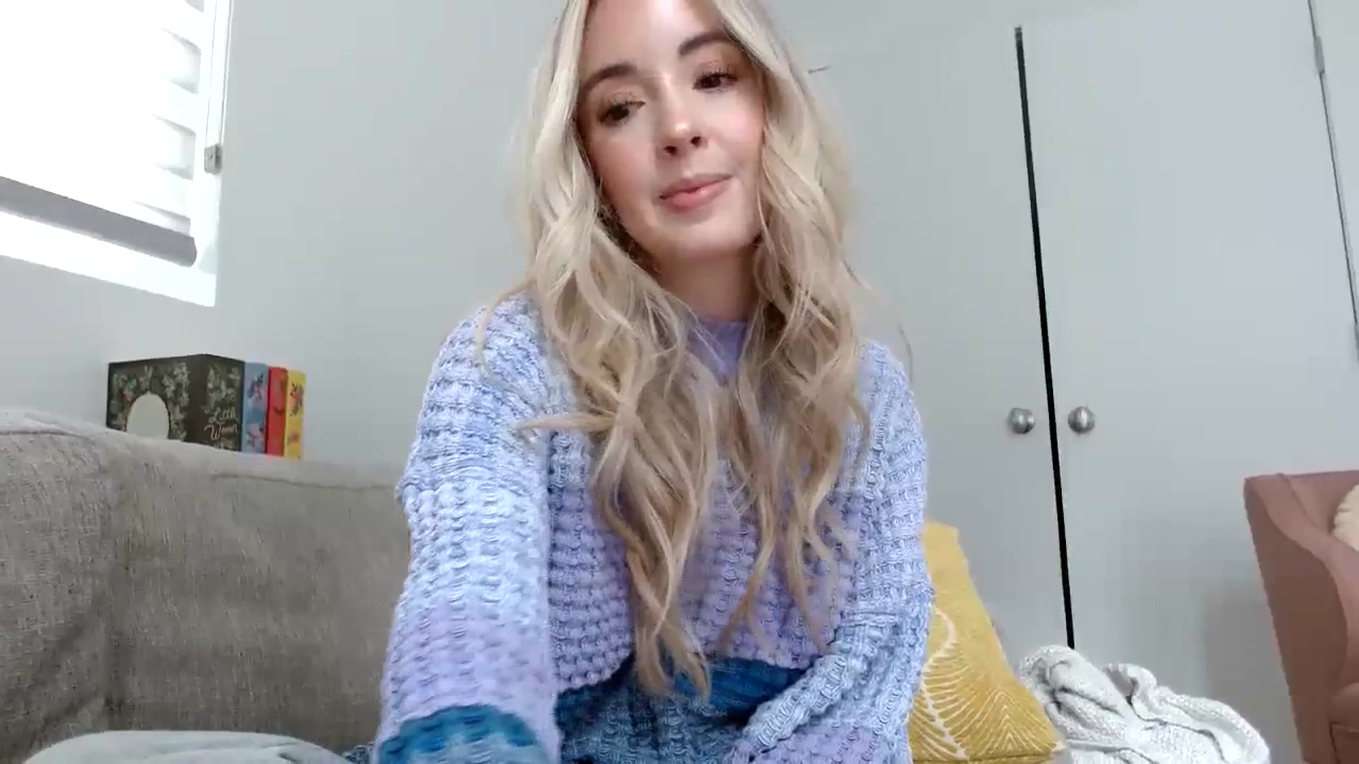 Gallery image thumbnail from Vegansoda's myfreecams stream on, 01/20/2024, 21:12 image 4 of 20