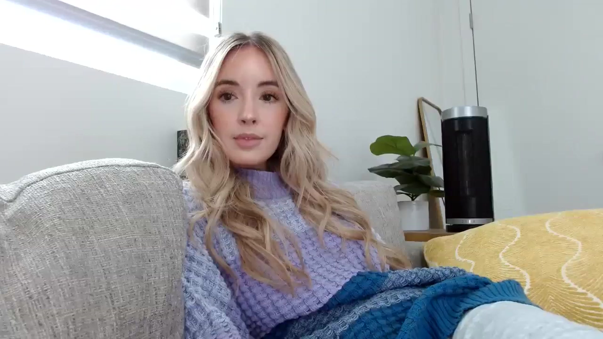 Gallery image thumbnail from Vegansoda's myfreecams stream on, 01/20/2024, 21:12 image 19 of 20