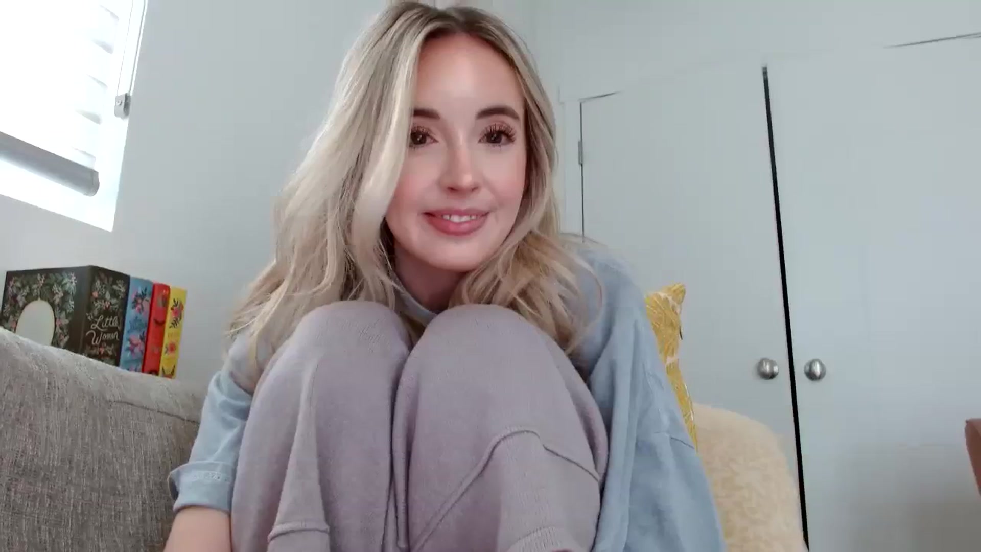Gallery image thumbnail from Vegansoda's myfreecams stream on, 01/25/2024, 19:29 image 14 of 20