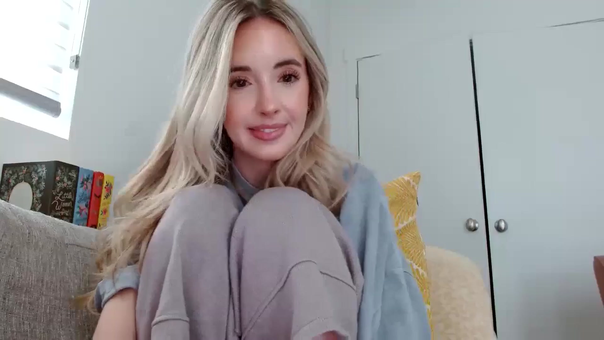 Gallery image thumbnail from Vegansoda's myfreecams stream on, 01/25/2024, 19:29 image 15 of 20