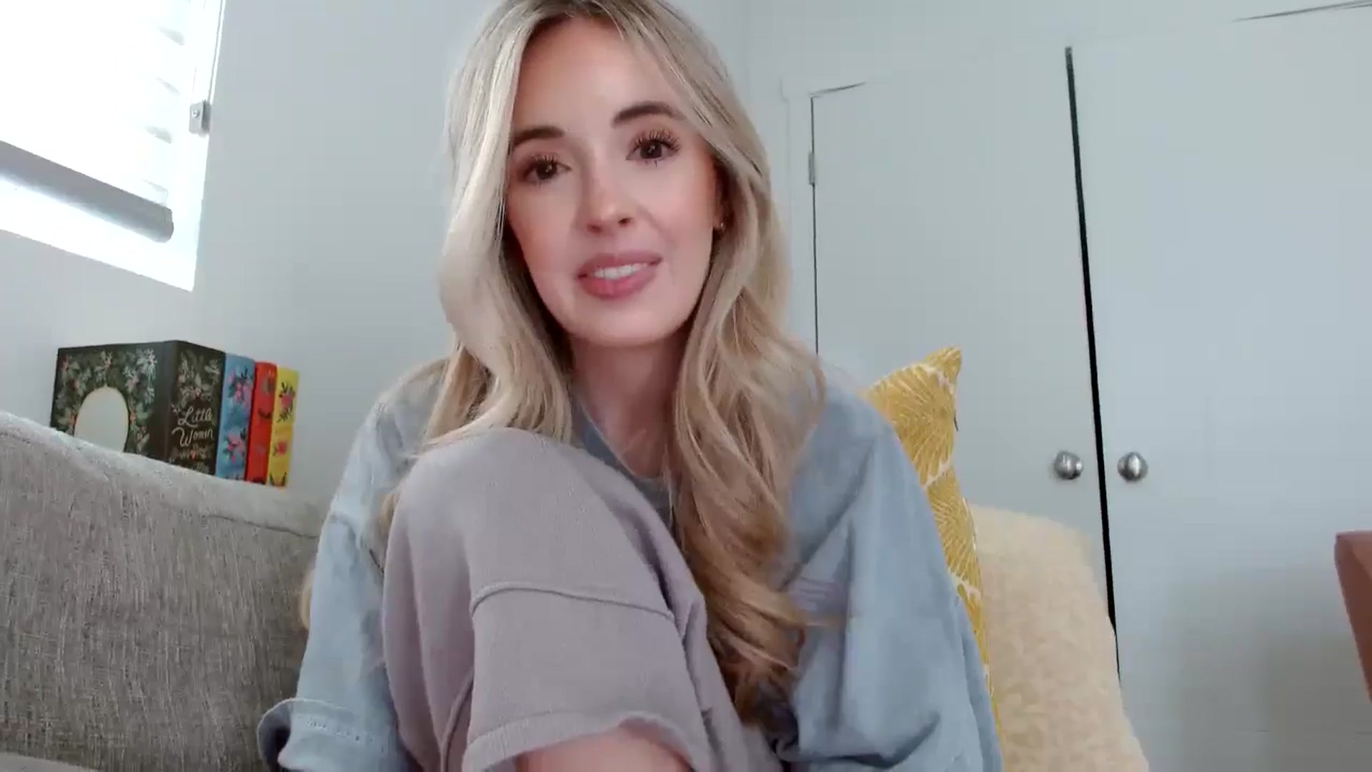 Gallery image thumbnail from Vegansoda's myfreecams stream on, 01/25/2024, 19:29 image 18 of 20