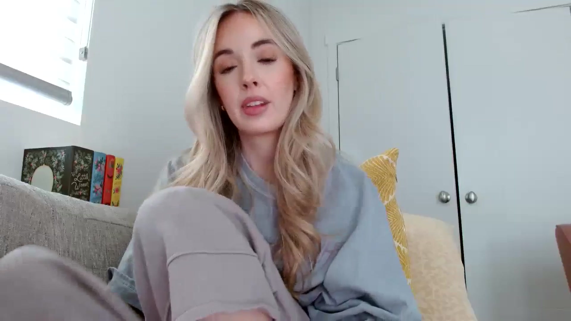 Gallery image thumbnail from Vegansoda's myfreecams stream on, 01/25/2024, 19:29 image 17 of 20