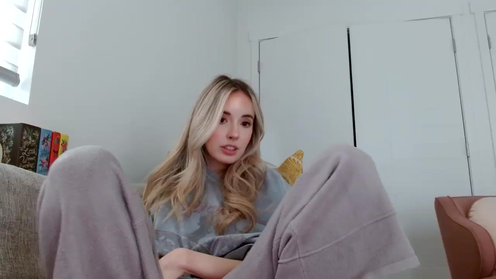 Gallery image thumbnail from Vegansoda's myfreecams stream on, 01/25/2024, 19:29 image 16 of 20