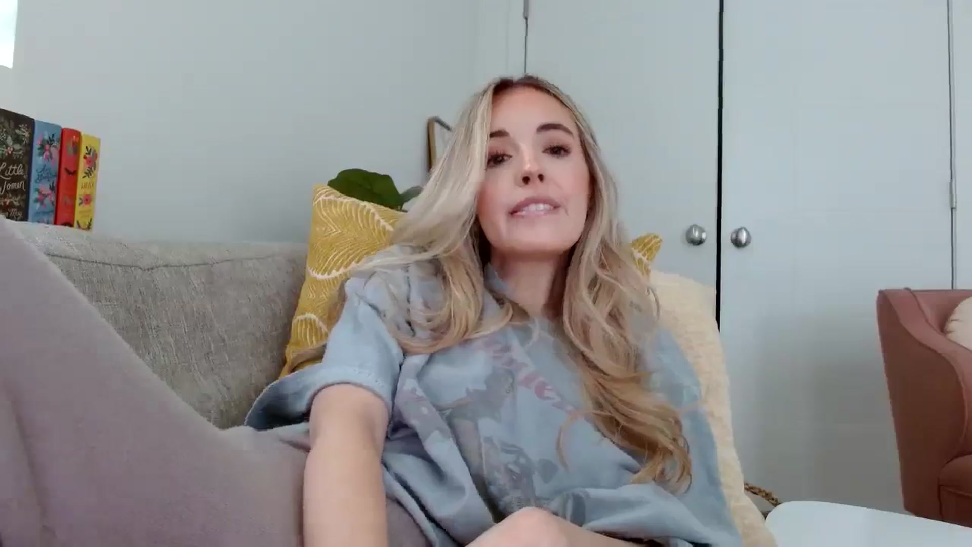 Gallery image thumbnail from Vegansoda's myfreecams stream on, 01/25/2024, 19:29 image 13 of 20