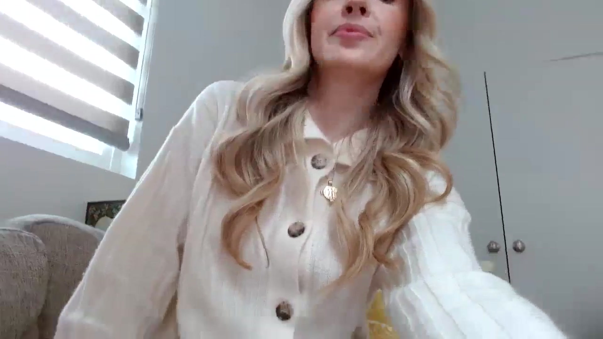 Gallery image thumbnail from Vegansoda's myfreecams stream on, 02/01/2024, 20:30 image 11 of 20