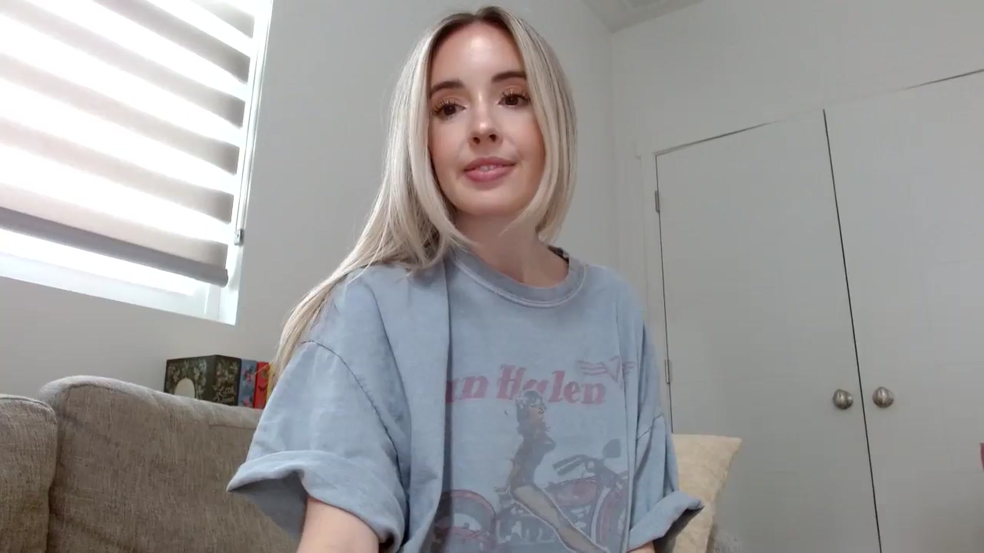 Gallery image thumbnail from Vegansoda's myfreecams stream on, 02/06/2024, 19:17 image 12 of 20