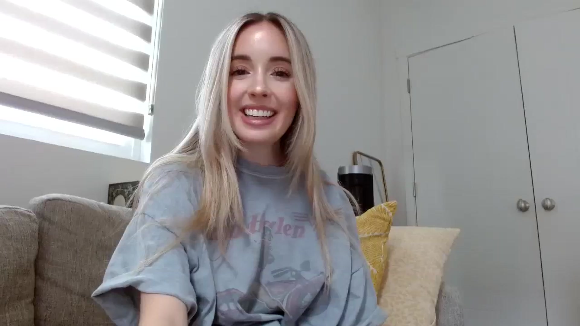Gallery image thumbnail from Vegansoda's myfreecams stream on, 02/06/2024, 19:17 image 17 of 20