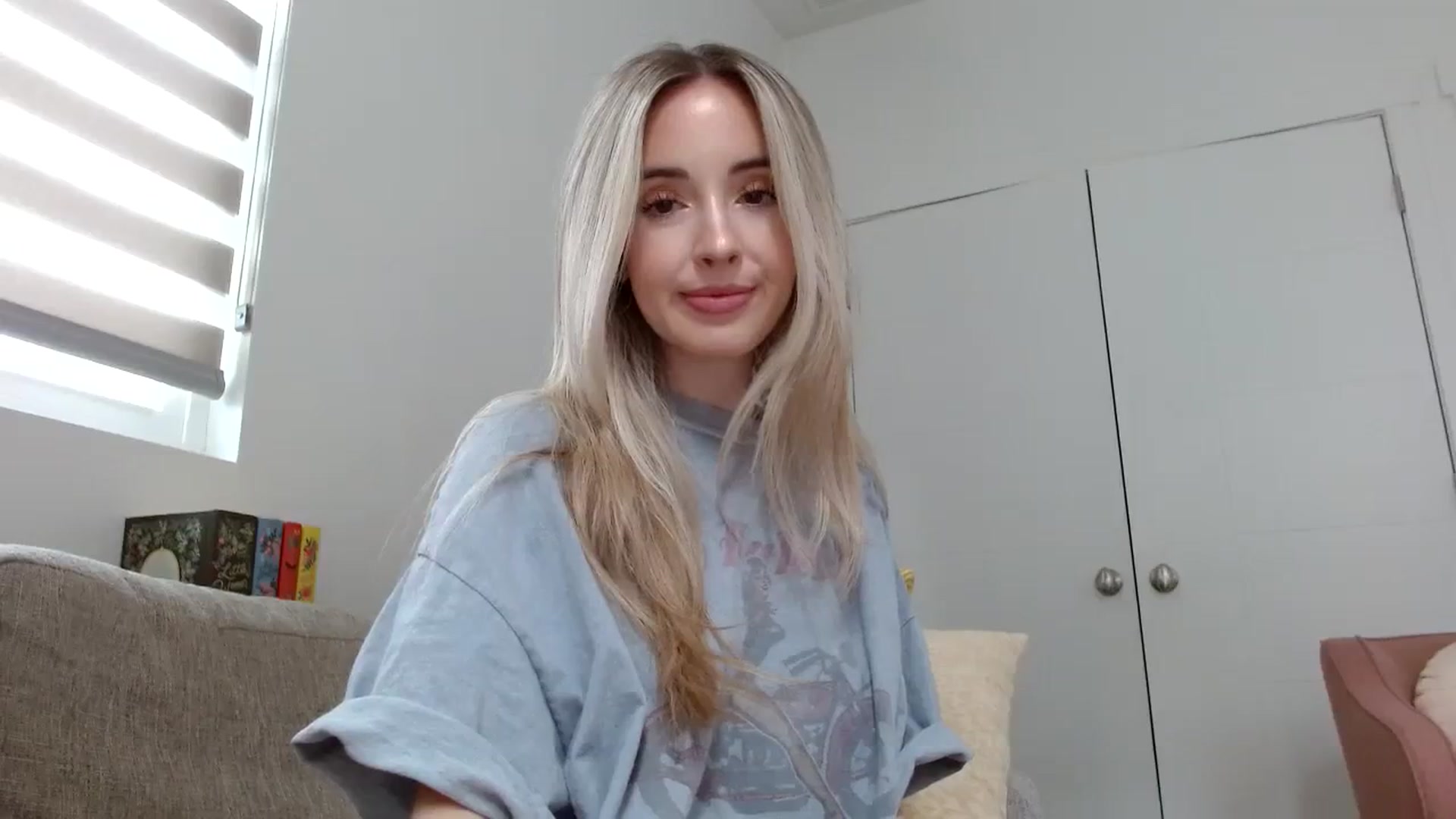 Gallery image thumbnail from Vegansoda's myfreecams stream on, 02/06/2024, 19:17 image 8 of 20