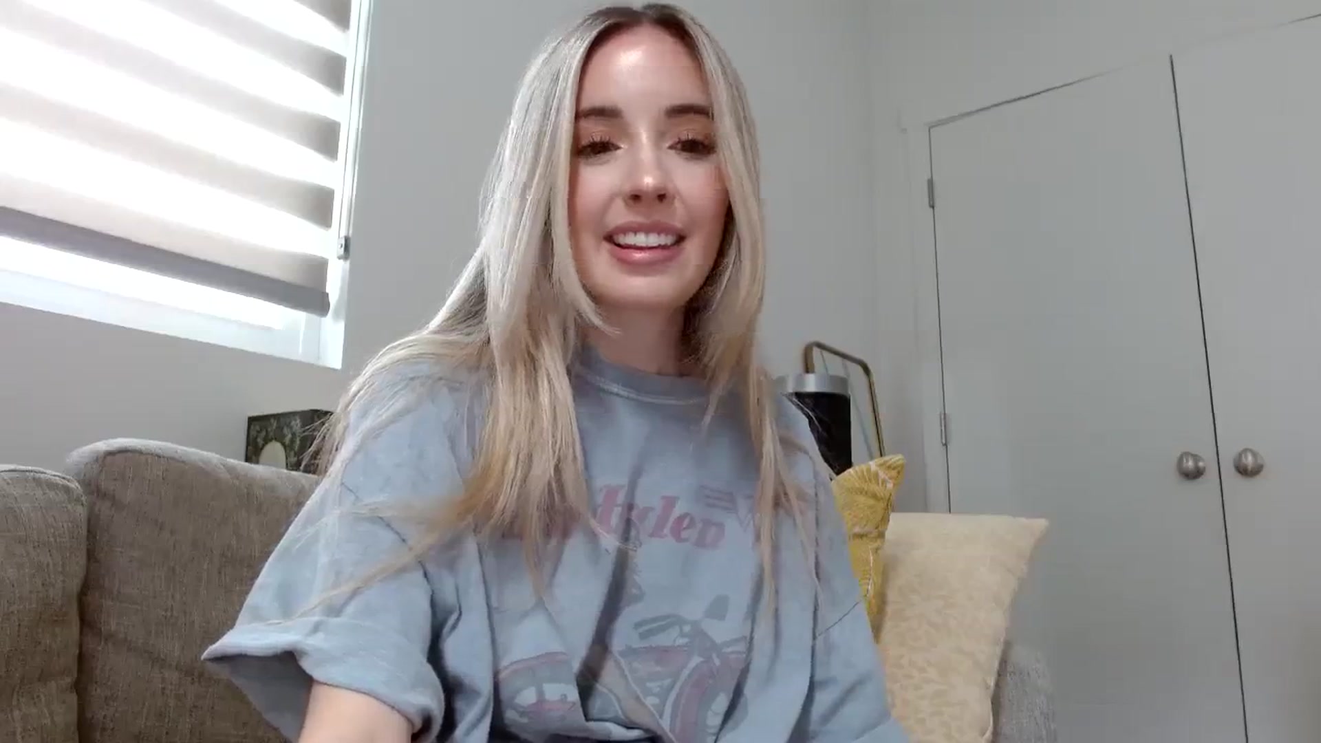 Gallery image thumbnail from Vegansoda's myfreecams stream on, 02/06/2024, 19:17 image 18 of 20