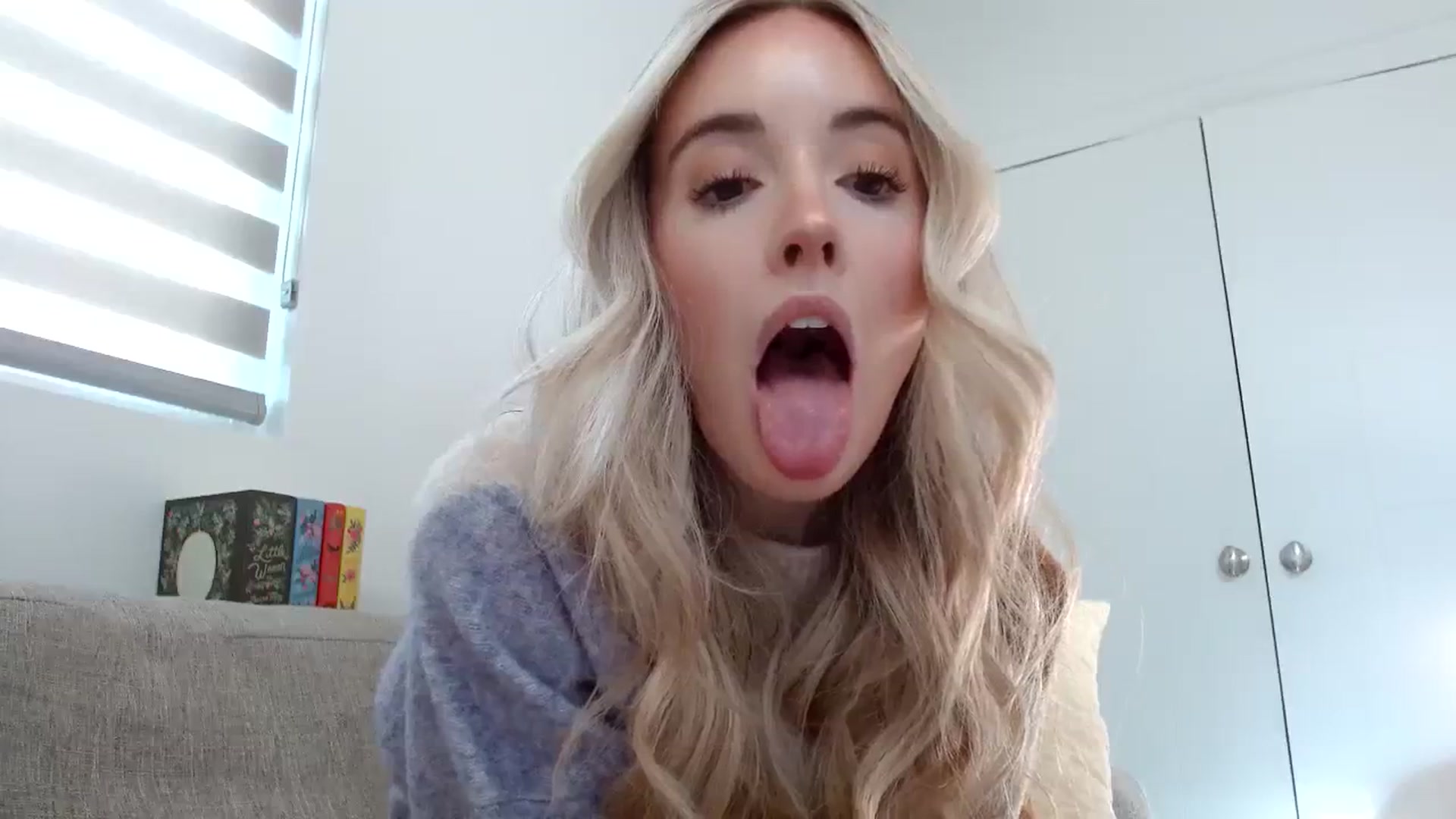 Gallery image thumbnail from Vegansoda's myfreecams stream on, 02/10/2024, 22:22 image 16 of 20