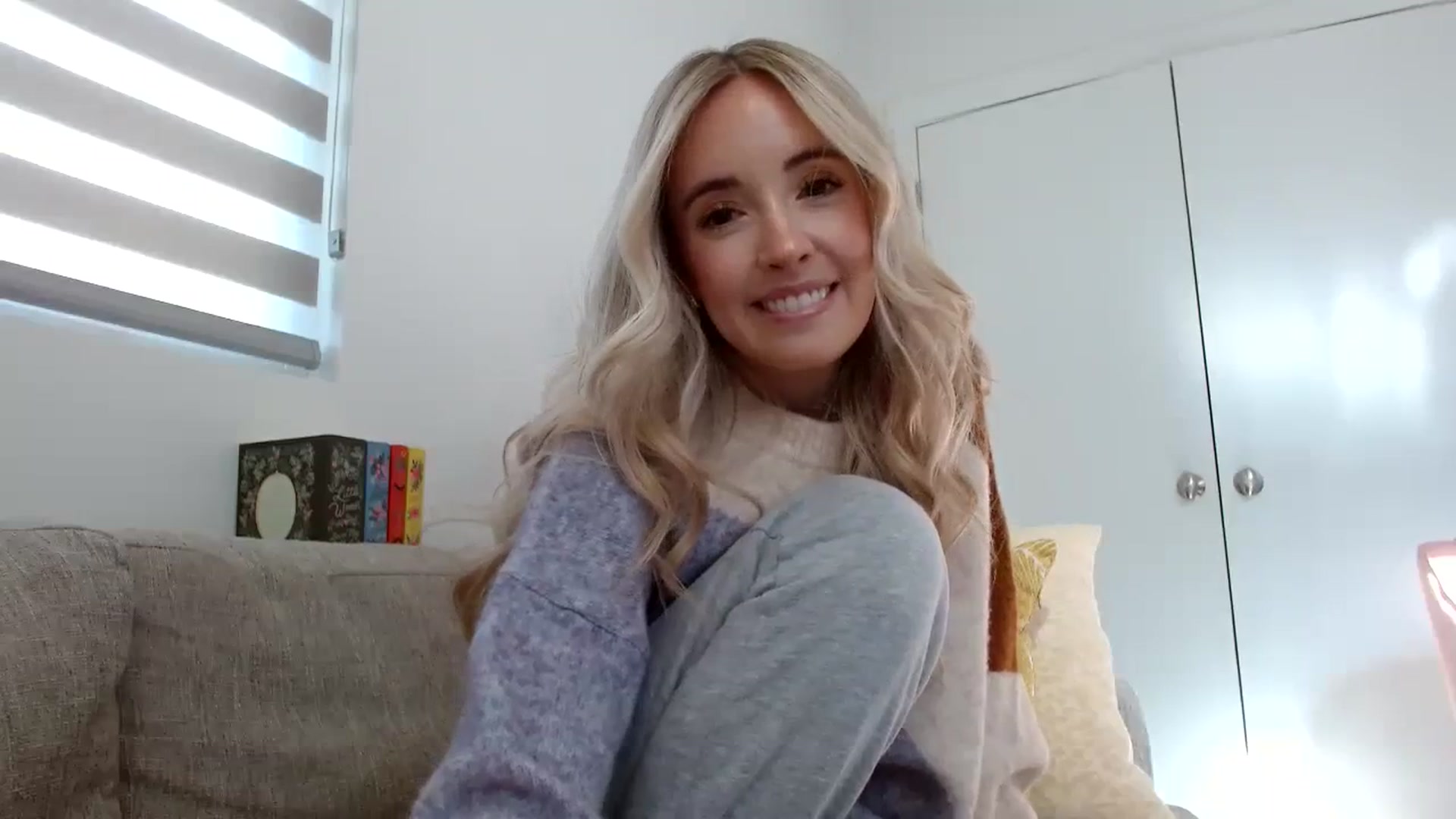 Gallery image thumbnail from Vegansoda's myfreecams stream on, 02/10/2024, 22:22 image 15 of 20