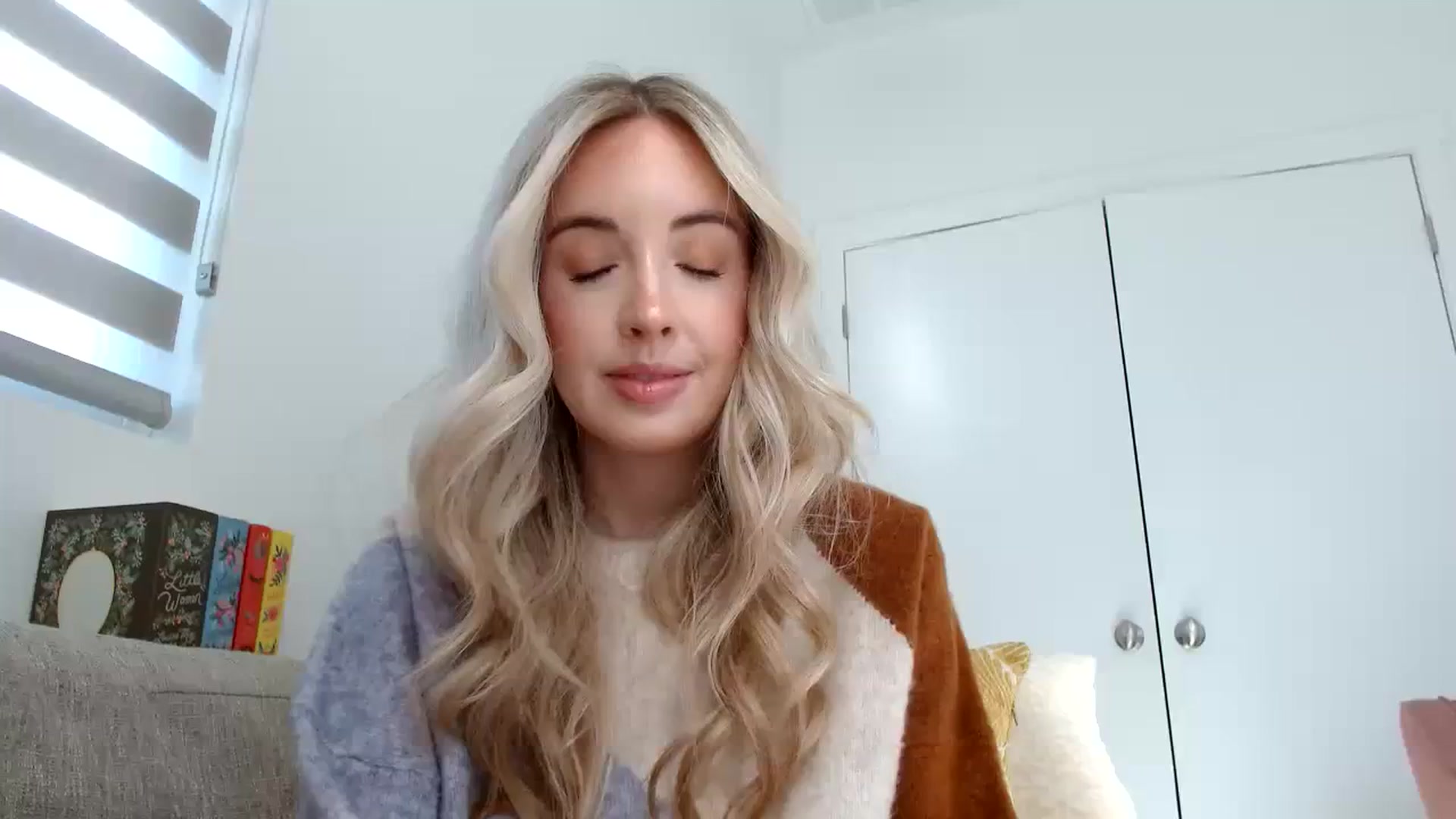Gallery image thumbnail from Vegansoda's myfreecams stream on, 02/10/2024, 22:22 image 7 of 20