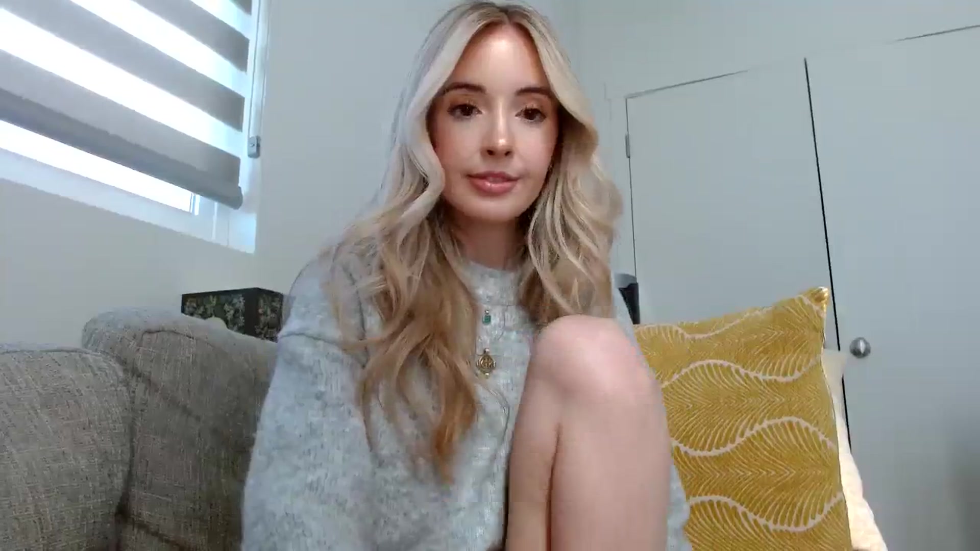 Gallery image thumbnail from Vegansoda's myfreecams stream on, 02/11/2024, 20:56 image 15 of 20