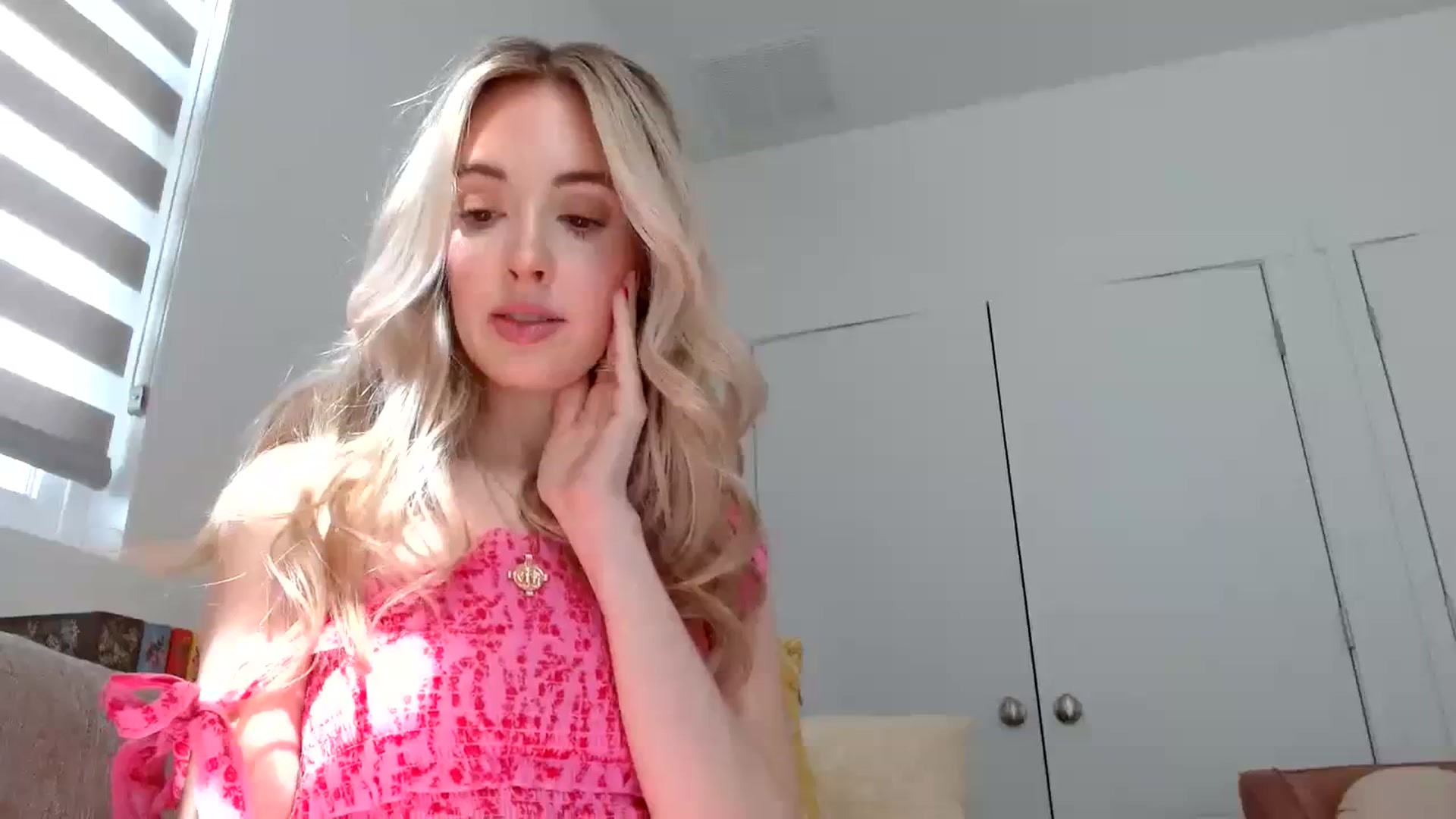 Gallery image thumbnail from Vegansoda's myfreecams stream on, 02/13/2024, 22:21 image 1 of 20