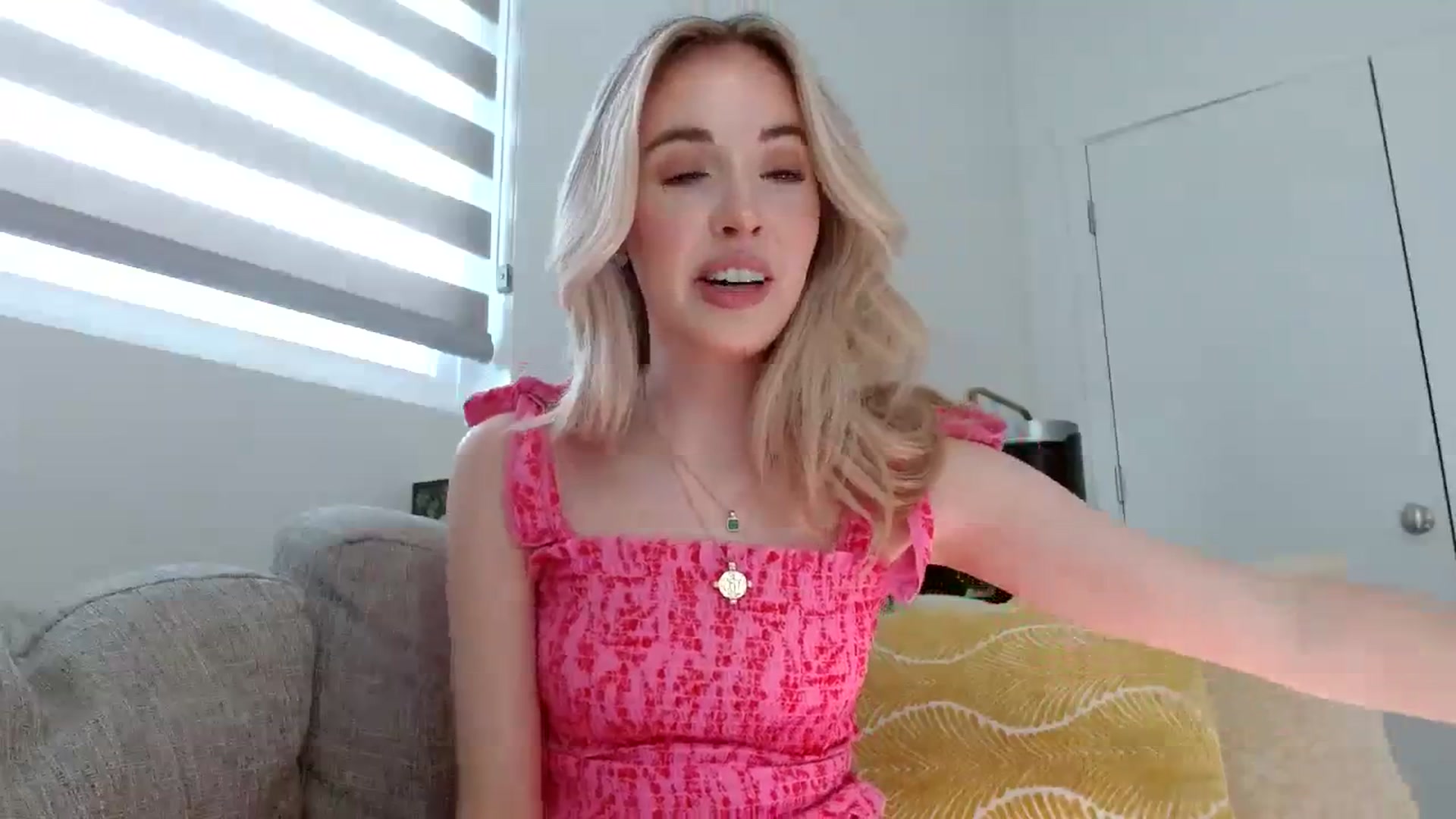Gallery image thumbnail from Vegansoda's myfreecams stream on, 02/13/2024, 22:21 image 9 of 20