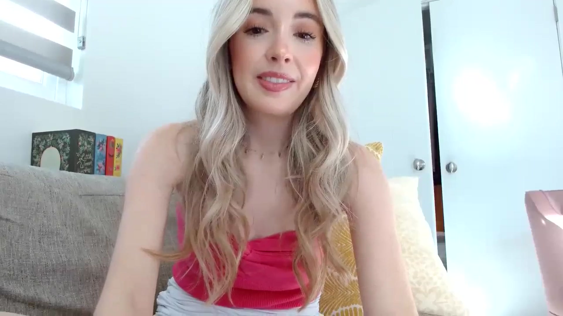 Gallery image thumbnail from Vegansoda's myfreecams stream on, 02/14/2024, 21:46 image 20 of 20