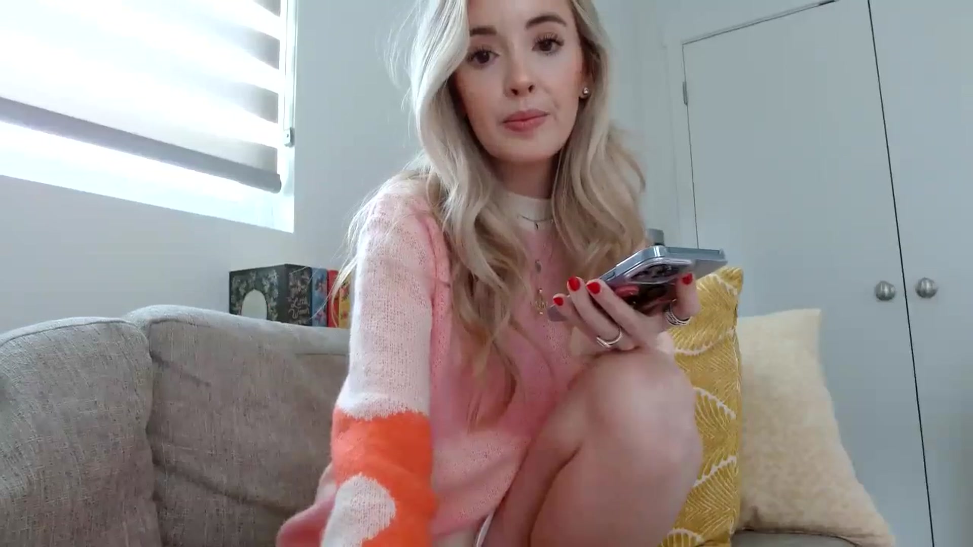 Gallery image thumbnail from Vegansoda's myfreecams stream on, 02/15/2024, 19:31 image 2 of 20