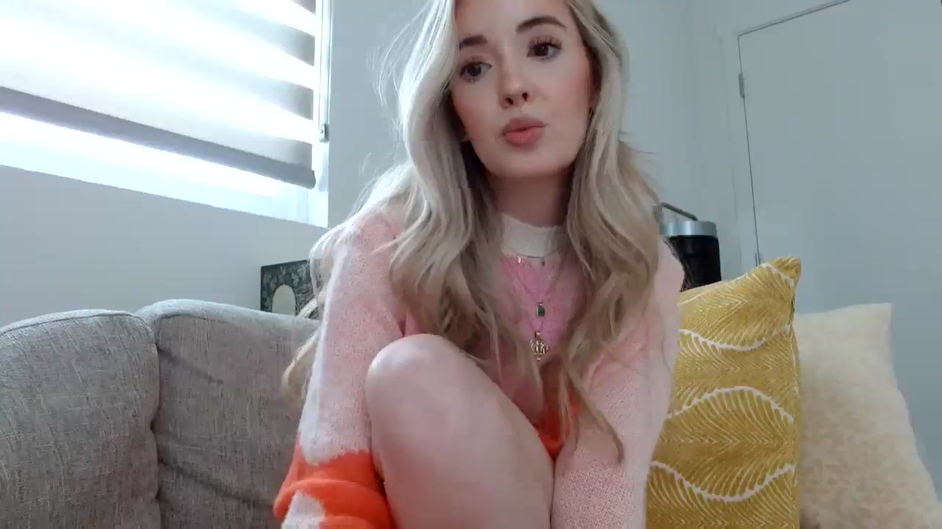 Gallery image thumbnail from Vegansoda's myfreecams stream on, 02/15/2024, 19:31 image 13 of 20