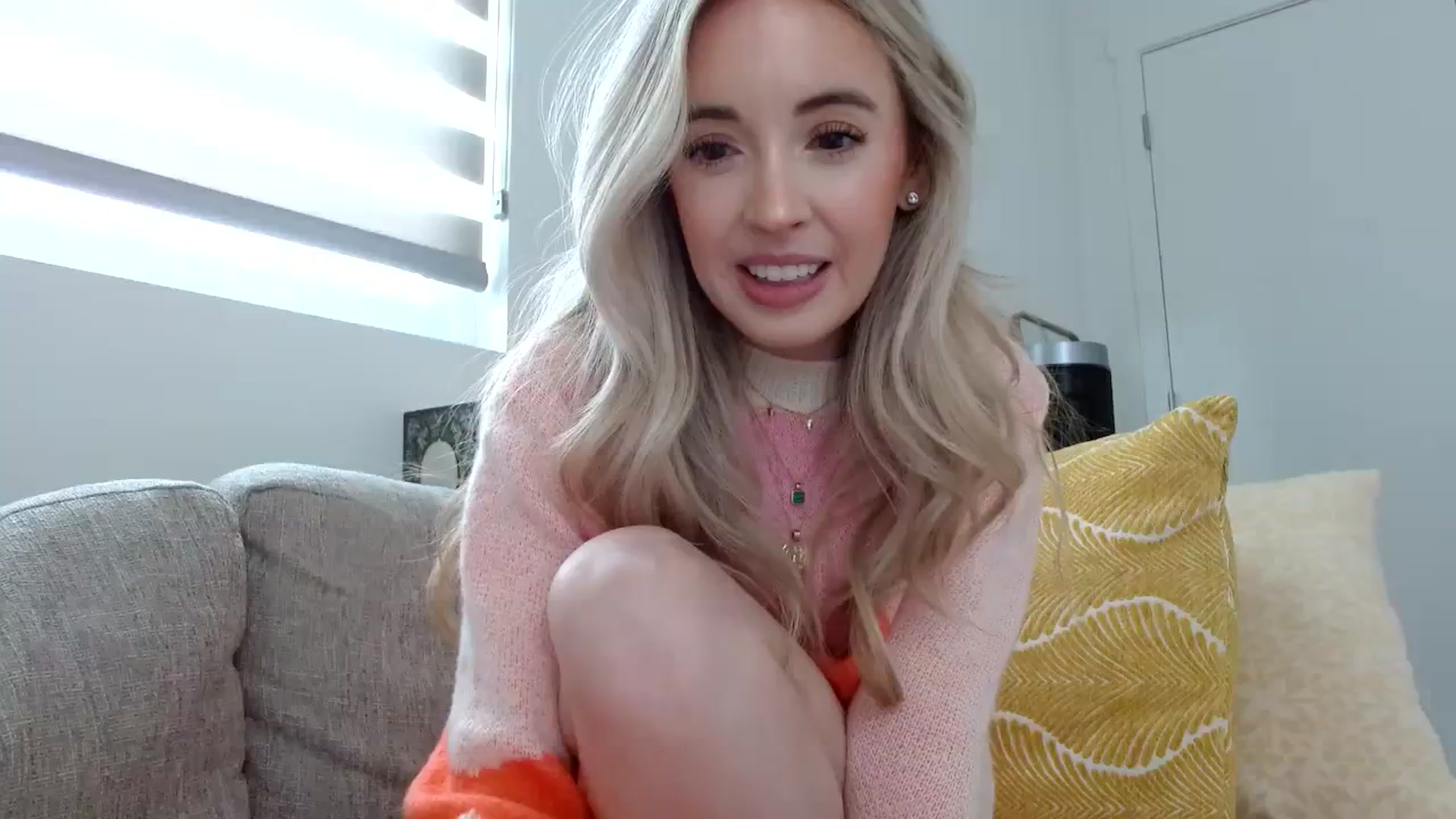 Gallery image thumbnail from Vegansoda's myfreecams stream on, 02/15/2024, 19:31 image 10 of 20