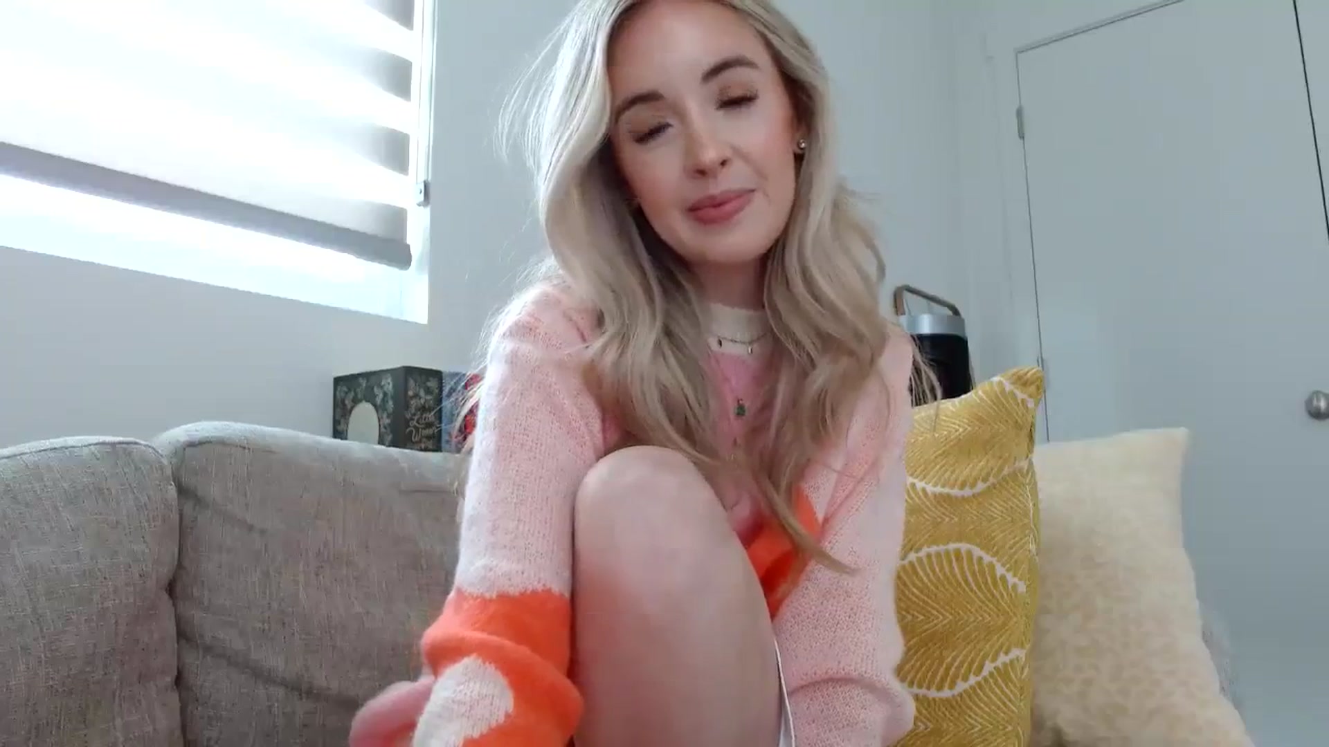 Gallery image thumbnail from Vegansoda's myfreecams stream on, 02/15/2024, 19:31 image 6 of 20