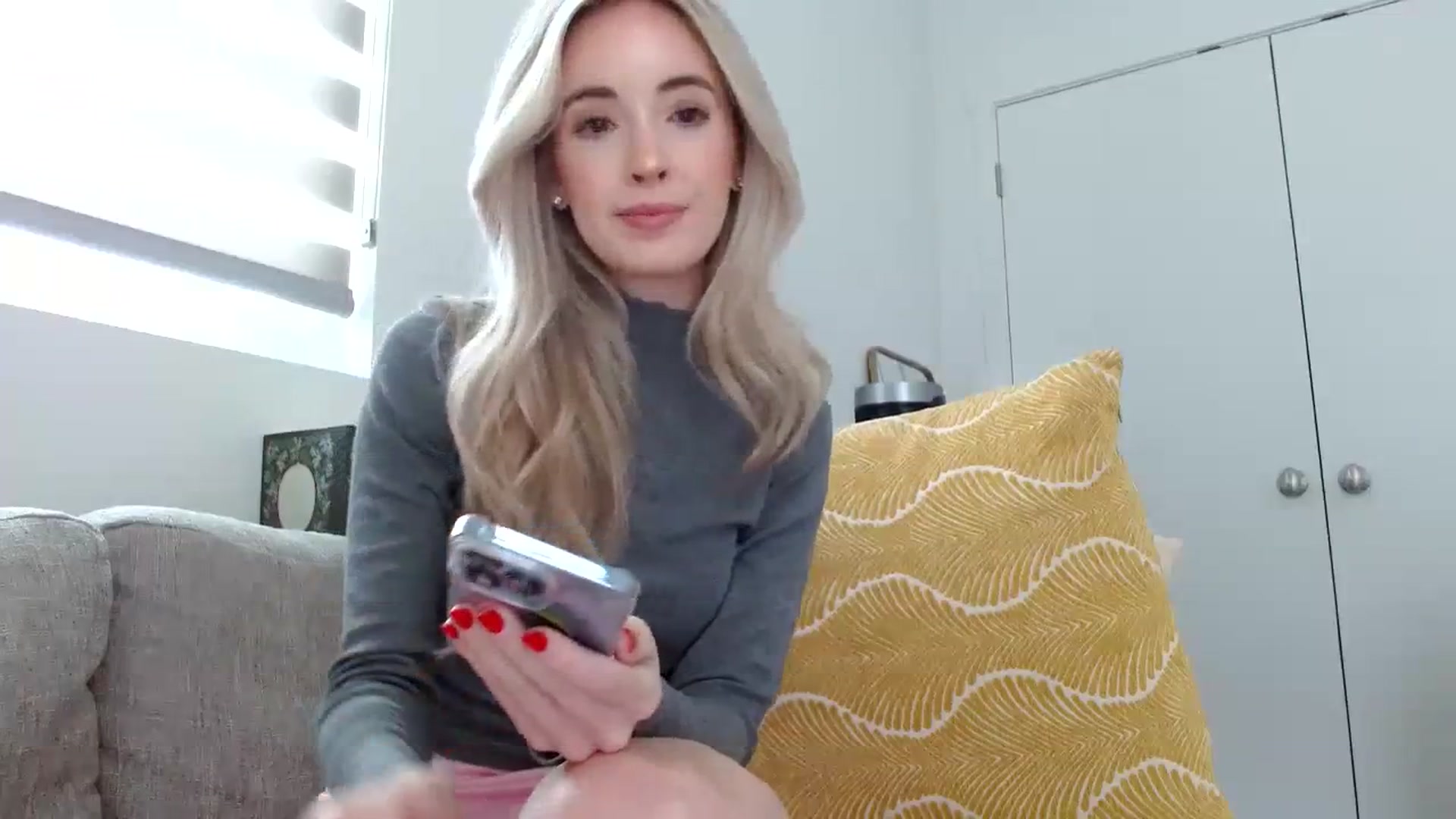 Gallery image thumbnail from Vegansoda's myfreecams stream on, 02/16/2024, 20:02 image 4 of 20