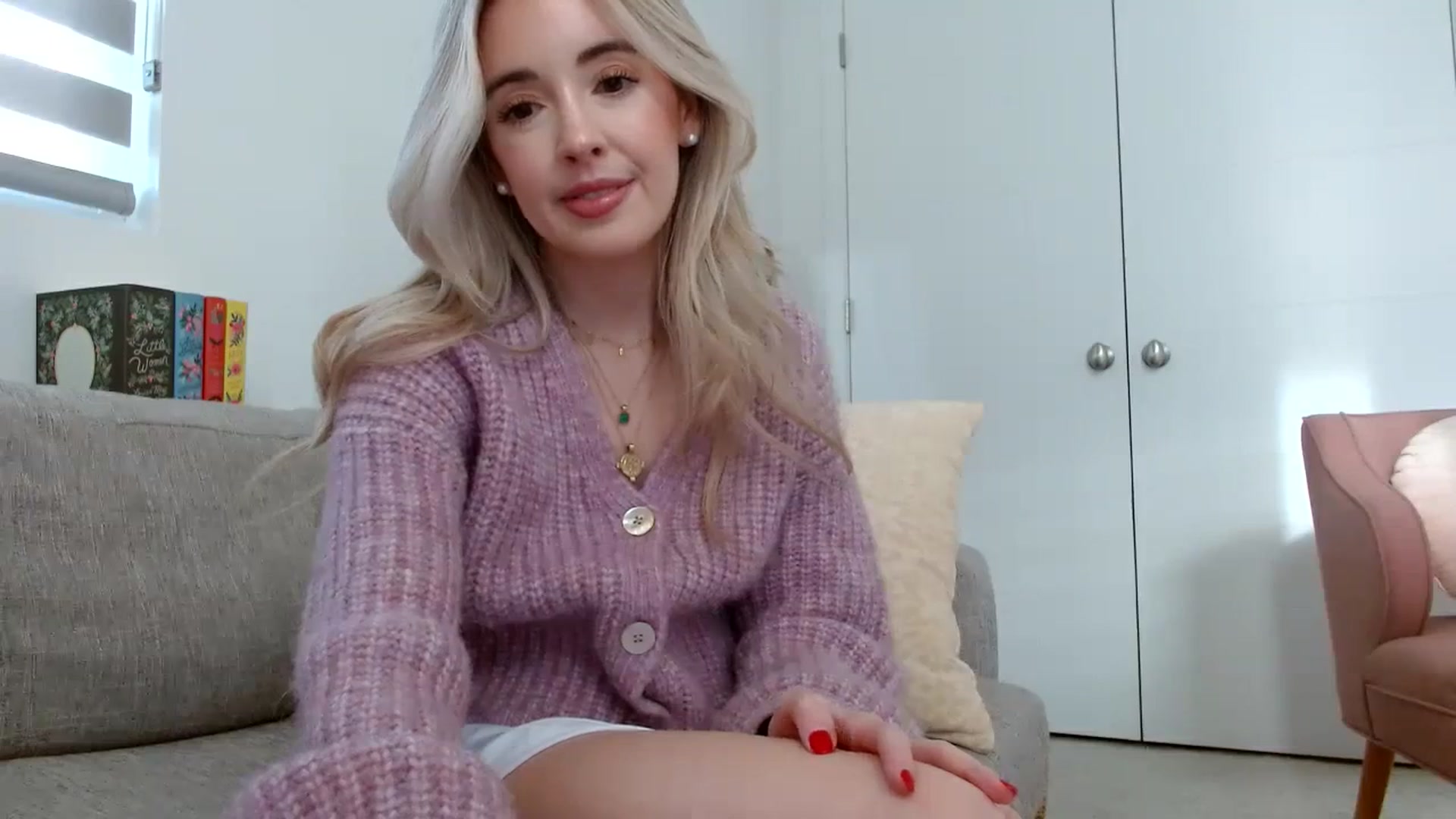 Gallery image thumbnail from Vegansoda's myfreecams stream on, 02/17/2024, 23:02 image 9 of 20