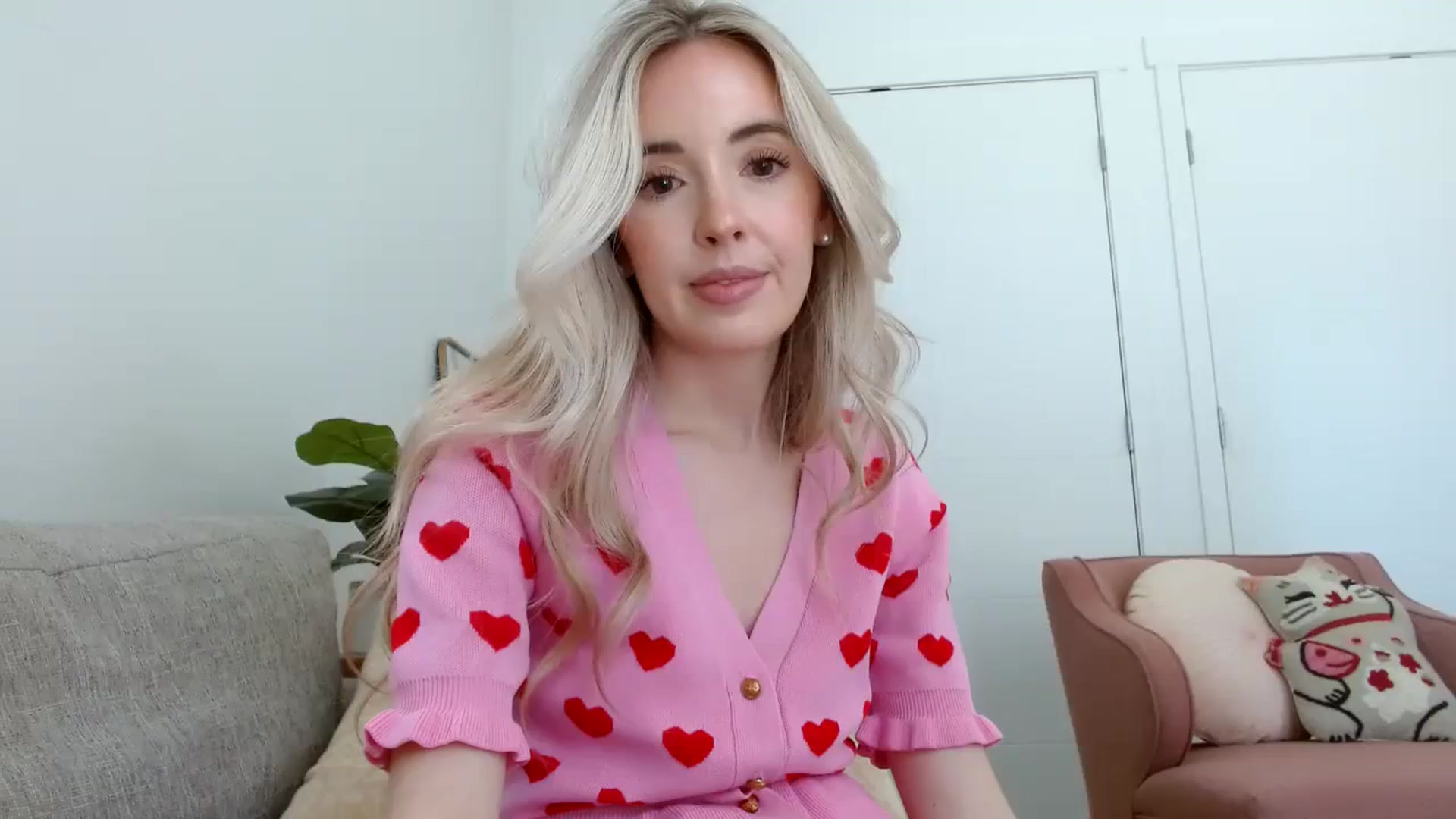Gallery image thumbnail from Vegansoda's myfreecams stream on, 02/19/2024, 20:56 image 15 of 20