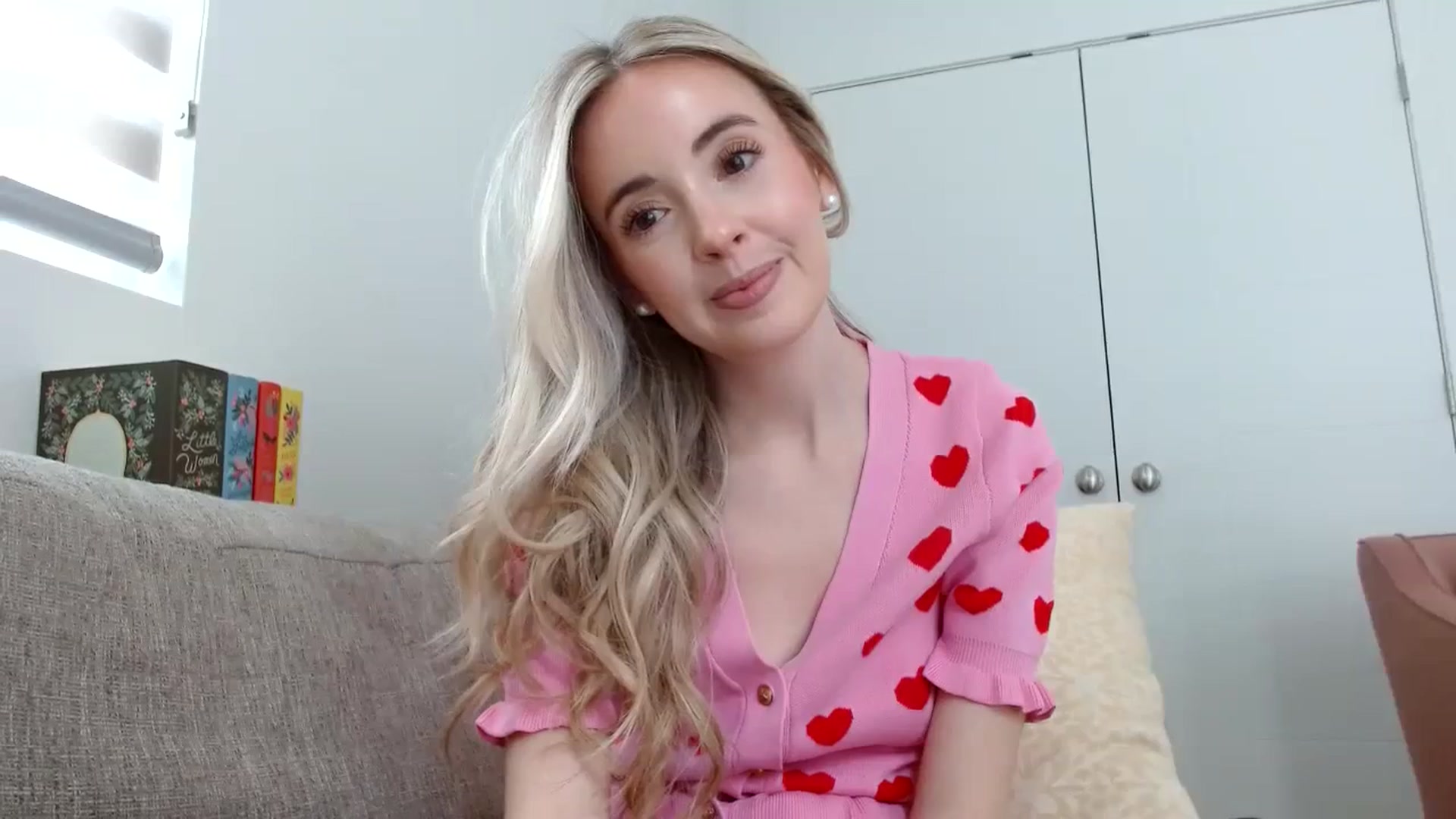 Gallery image thumbnail from Vegansoda's myfreecams stream on, 02/19/2024, 20:56 image 9 of 20