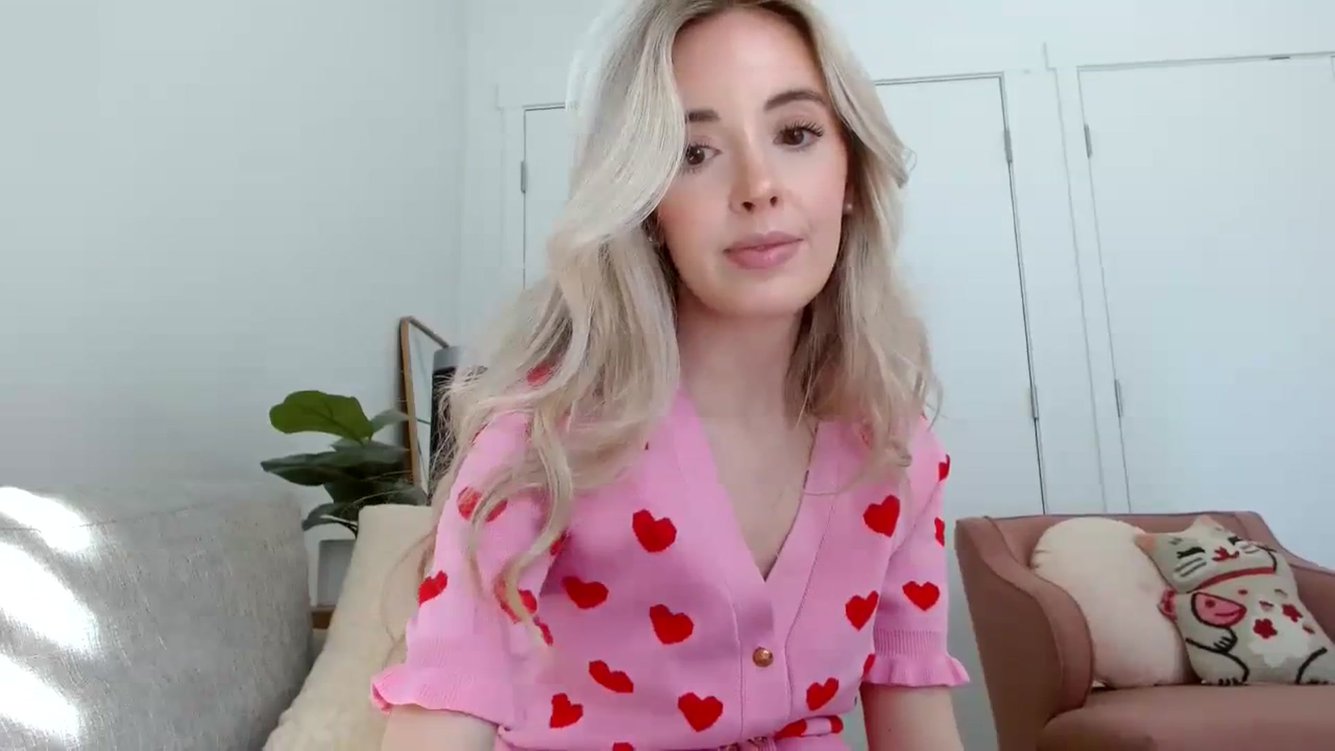 Gallery image thumbnail from Vegansoda's myfreecams stream on, 02/19/2024, 20:56 image 16 of 20