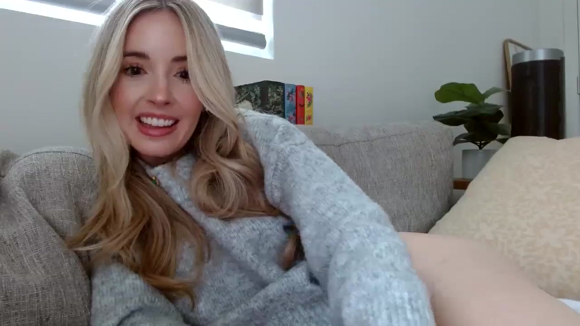 Gallery image thumbnail from Vegansoda's myfreecams stream on, 02/20/2024, 23:12 image 10 of 20